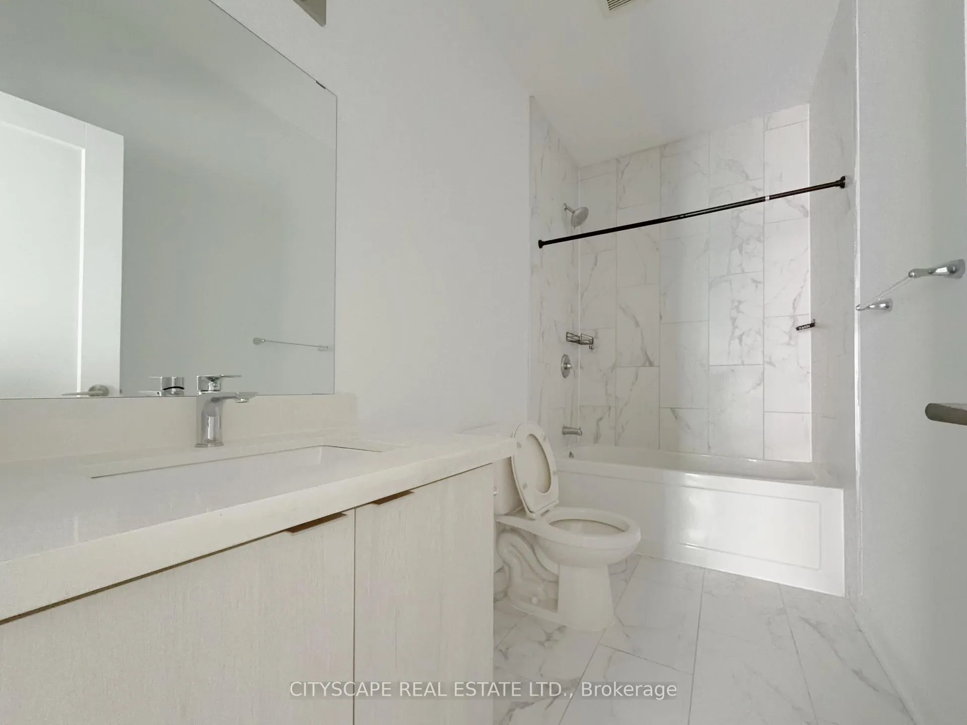 Photo 14 of Unit 13, 416 Dundas Street S, Cambridge — HOMEH