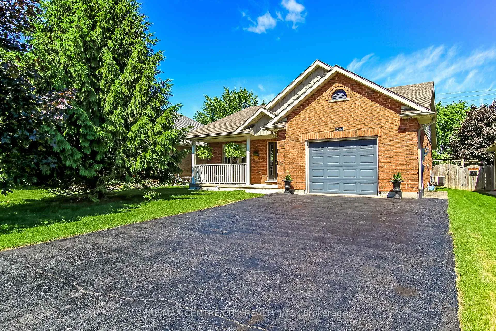 Photo 2 of 34 Lightbourne Avenue, Stratford — HOMEH