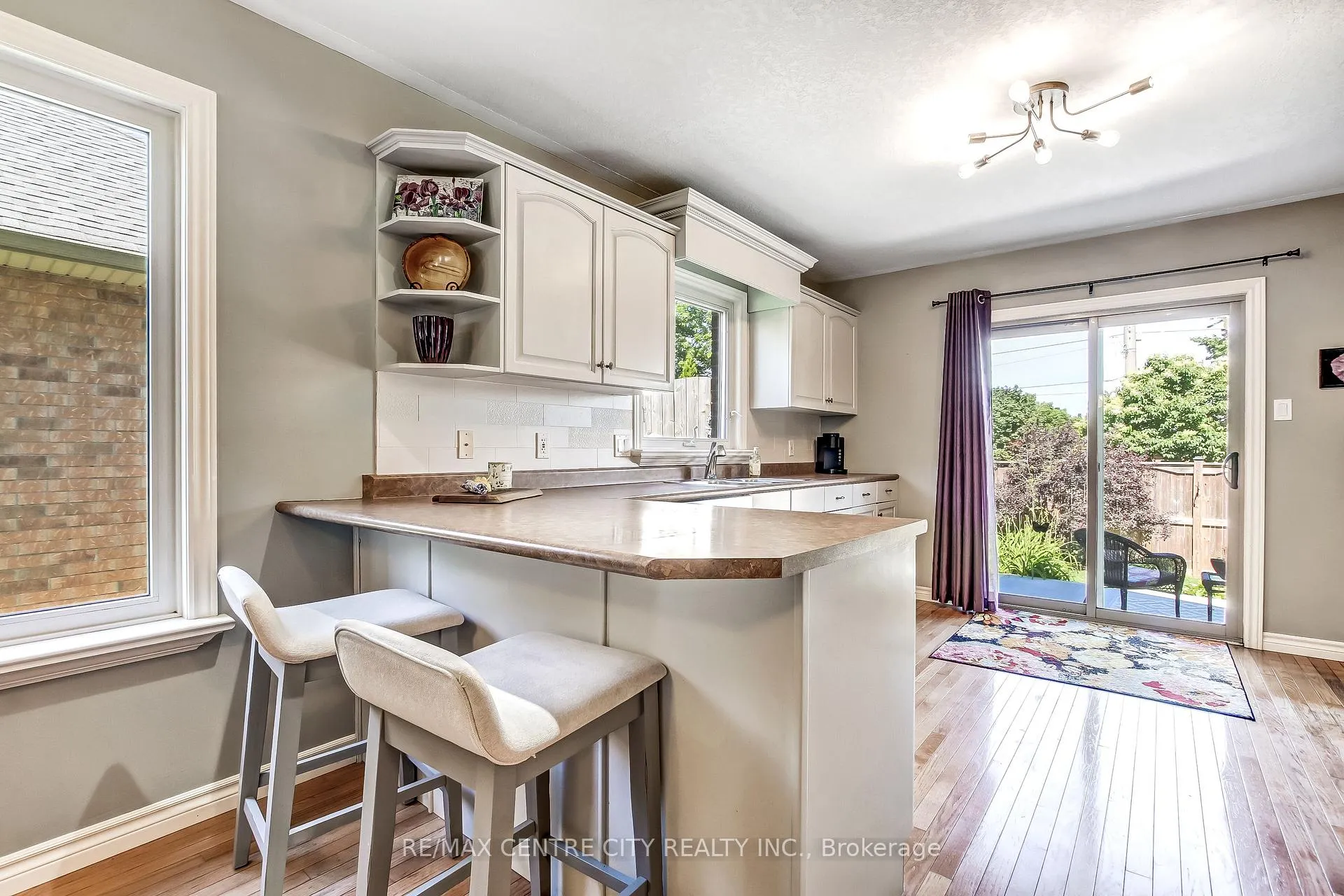 Photo 9 of 34 Lightbourne Avenue, Stratford — HOMEH