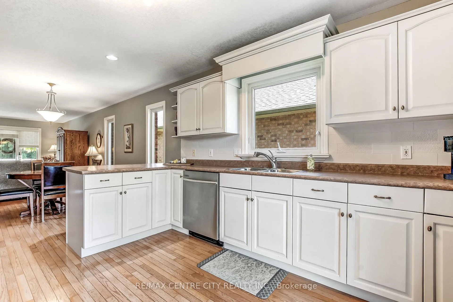 Photo 11 of 34 Lightbourne Avenue, Stratford — HOMEH