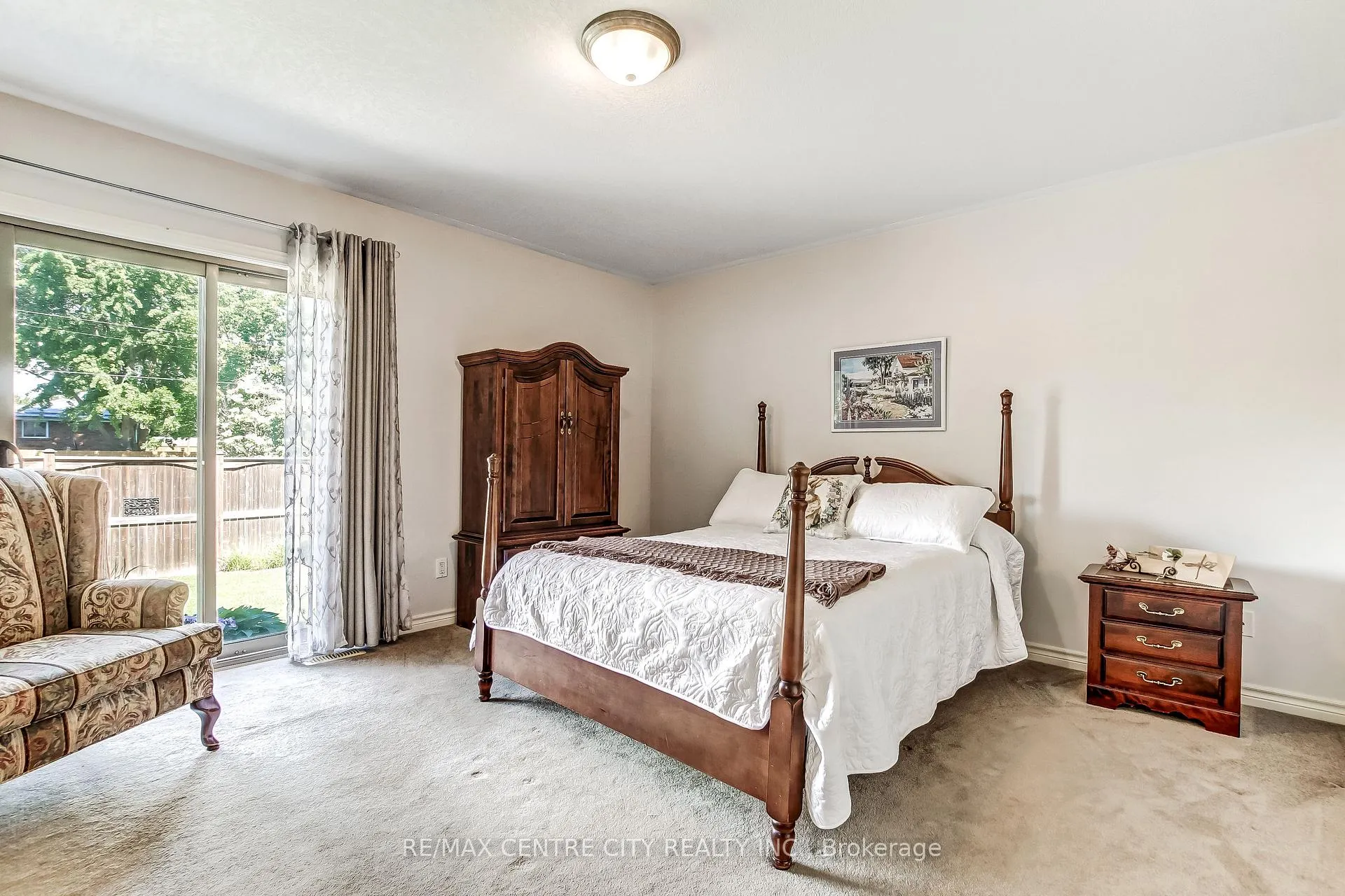 Photo 12 of 34 Lightbourne Avenue, Stratford — HOMEH