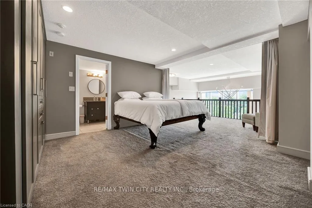 Photo 14 of Unit 402, 5 Father David Bauer Drive, Waterloo — HOMEH