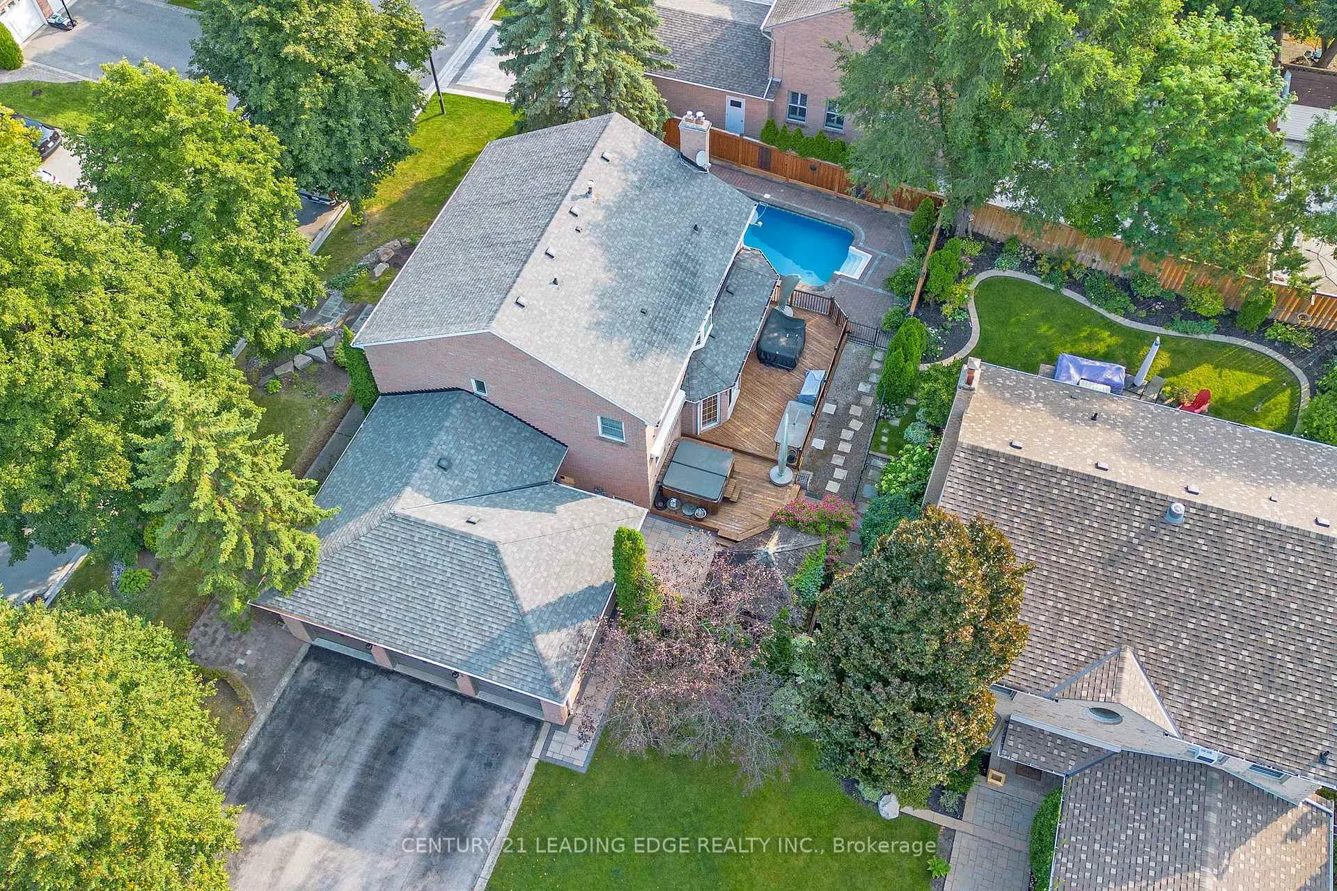 Photo 4 of 11 Hedgewood Drive, Markham, Unionville — HOMEH