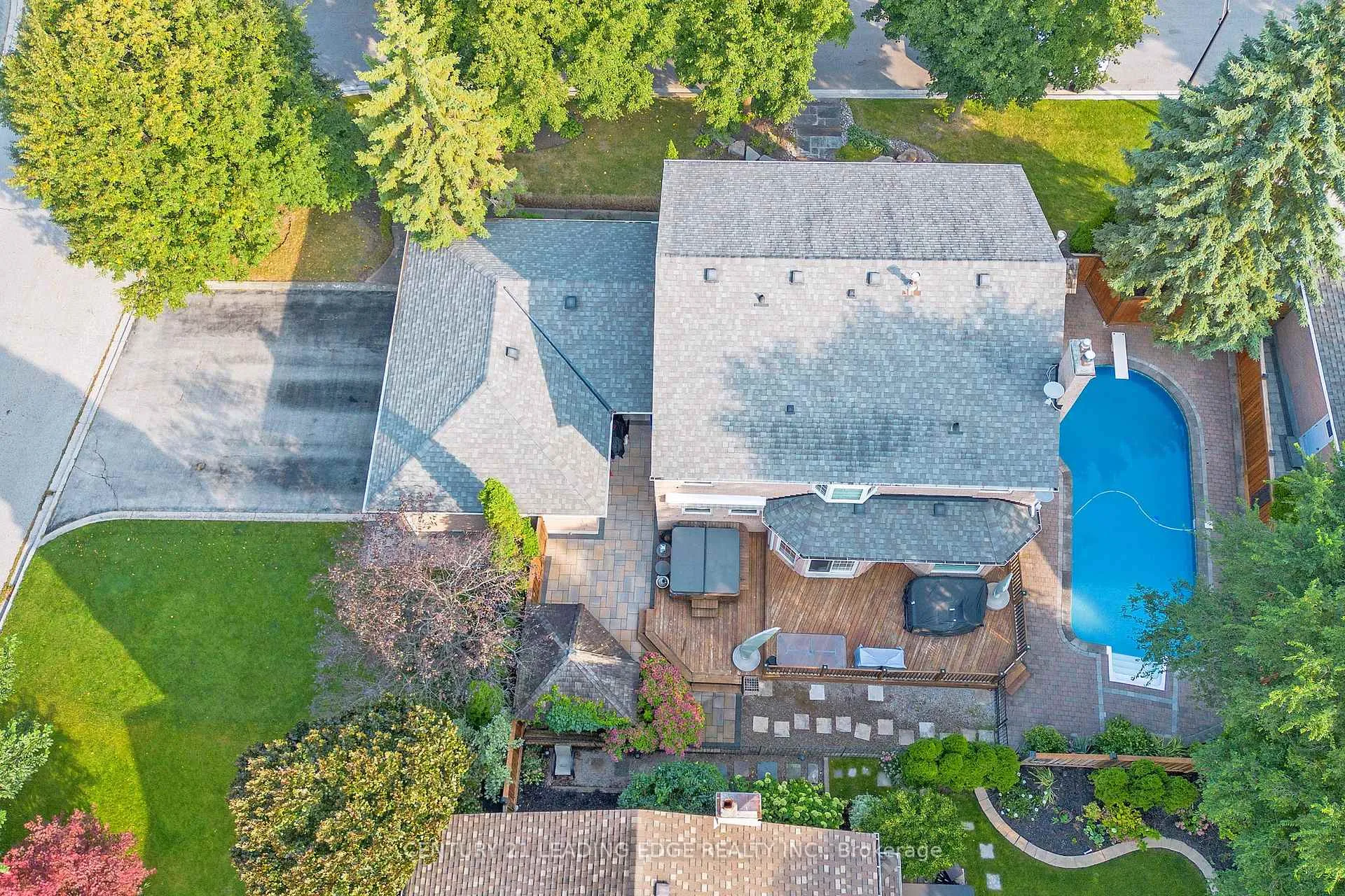 Photo 5 of 11 Hedgewood Drive, Markham, Unionville — HOMEH