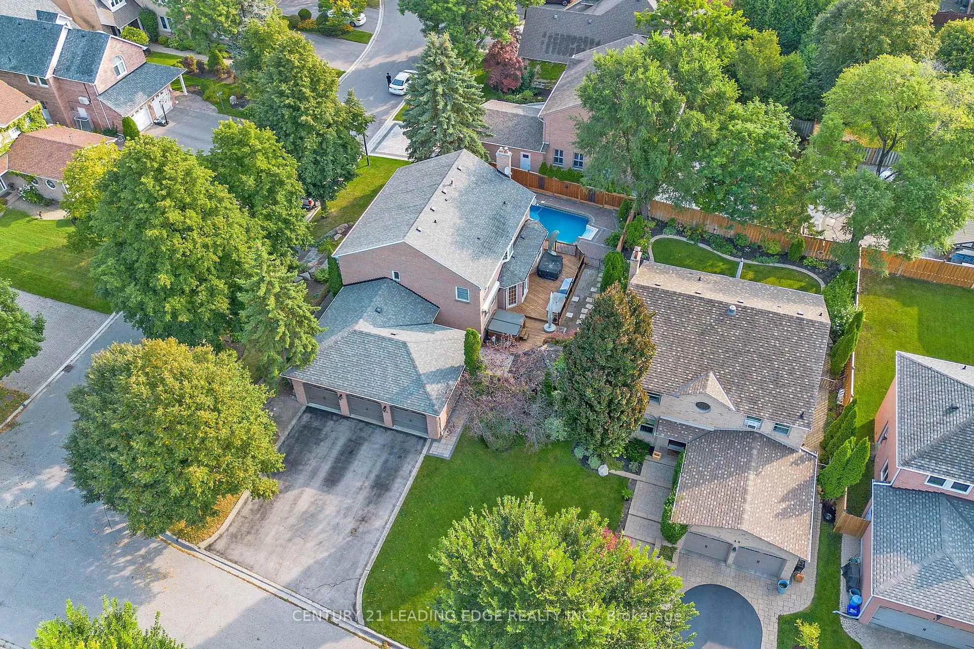 Photo 6 of 11 Hedgewood Drive, Markham, Unionville — HOMEH