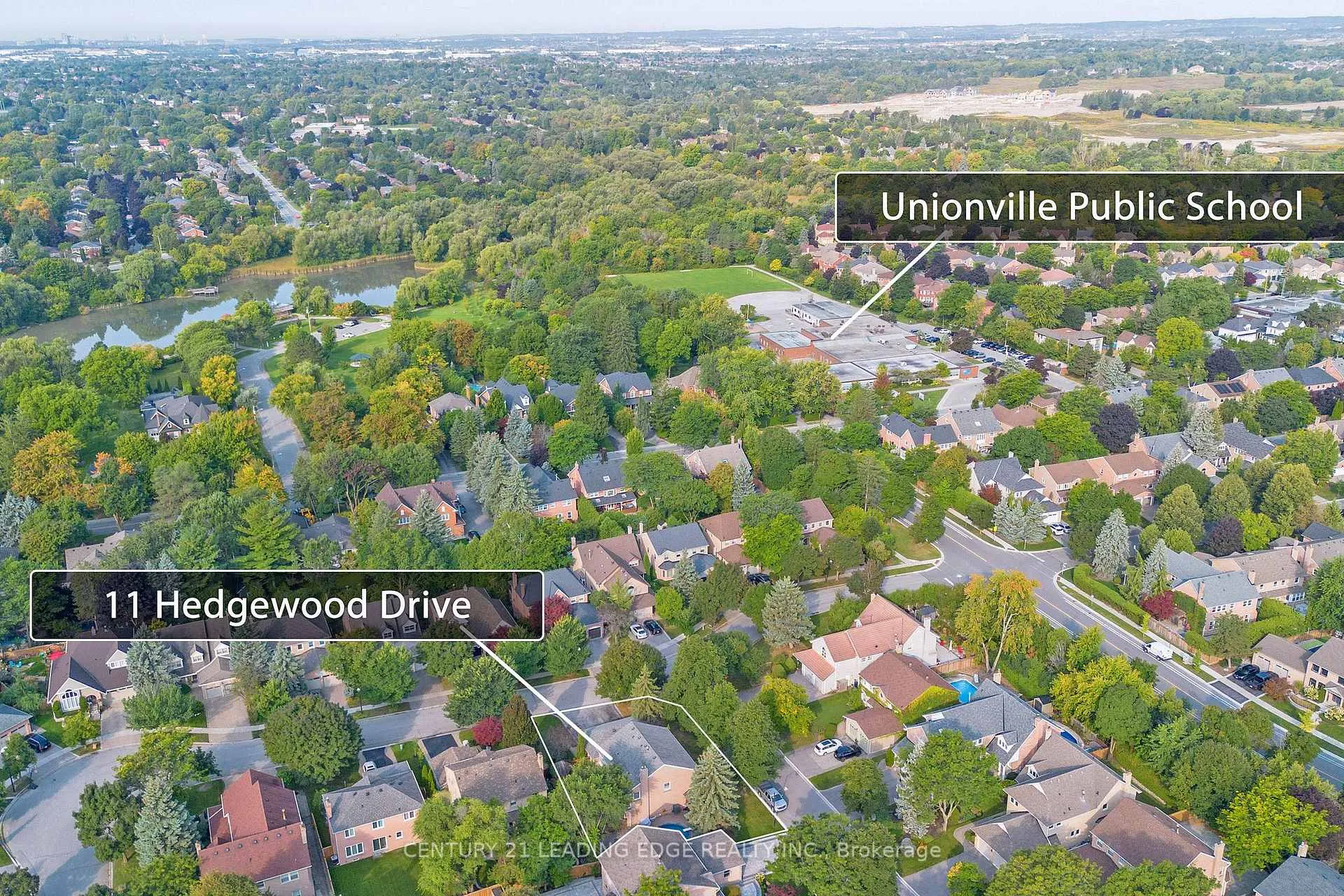 Photo 10 of 11 Hedgewood Drive, Markham, Unionville — HOMEH