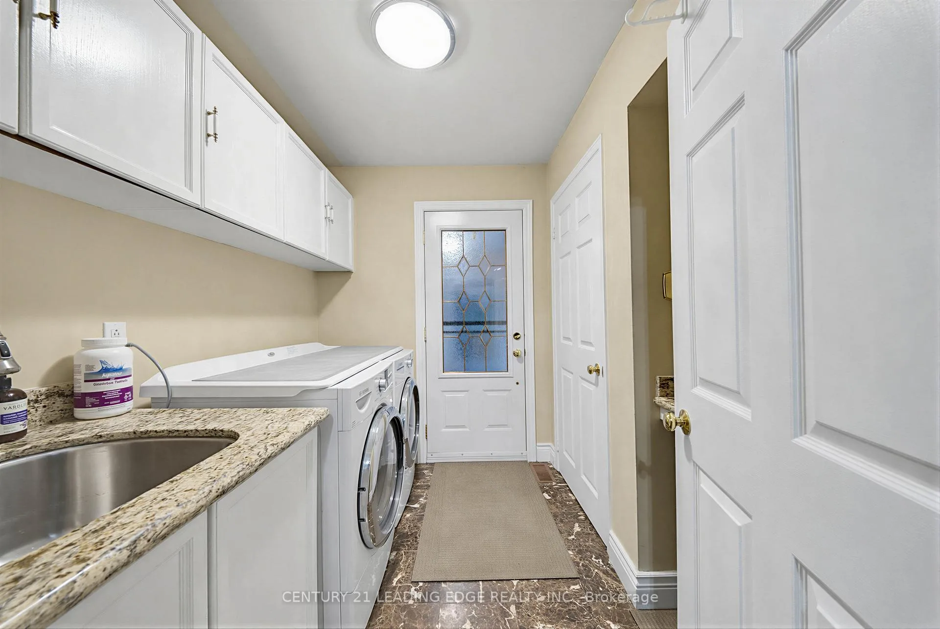 Photo 23 of 11 Hedgewood Drive, Markham, Unionville — HOMEH