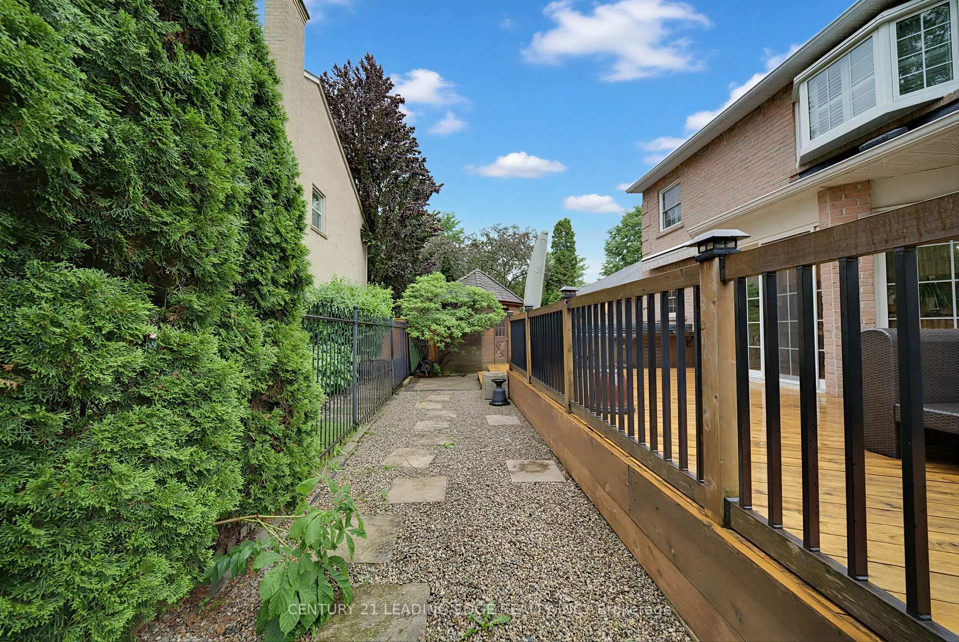 Photo 48 of 11 Hedgewood Drive, Markham, Unionville — HOMEH