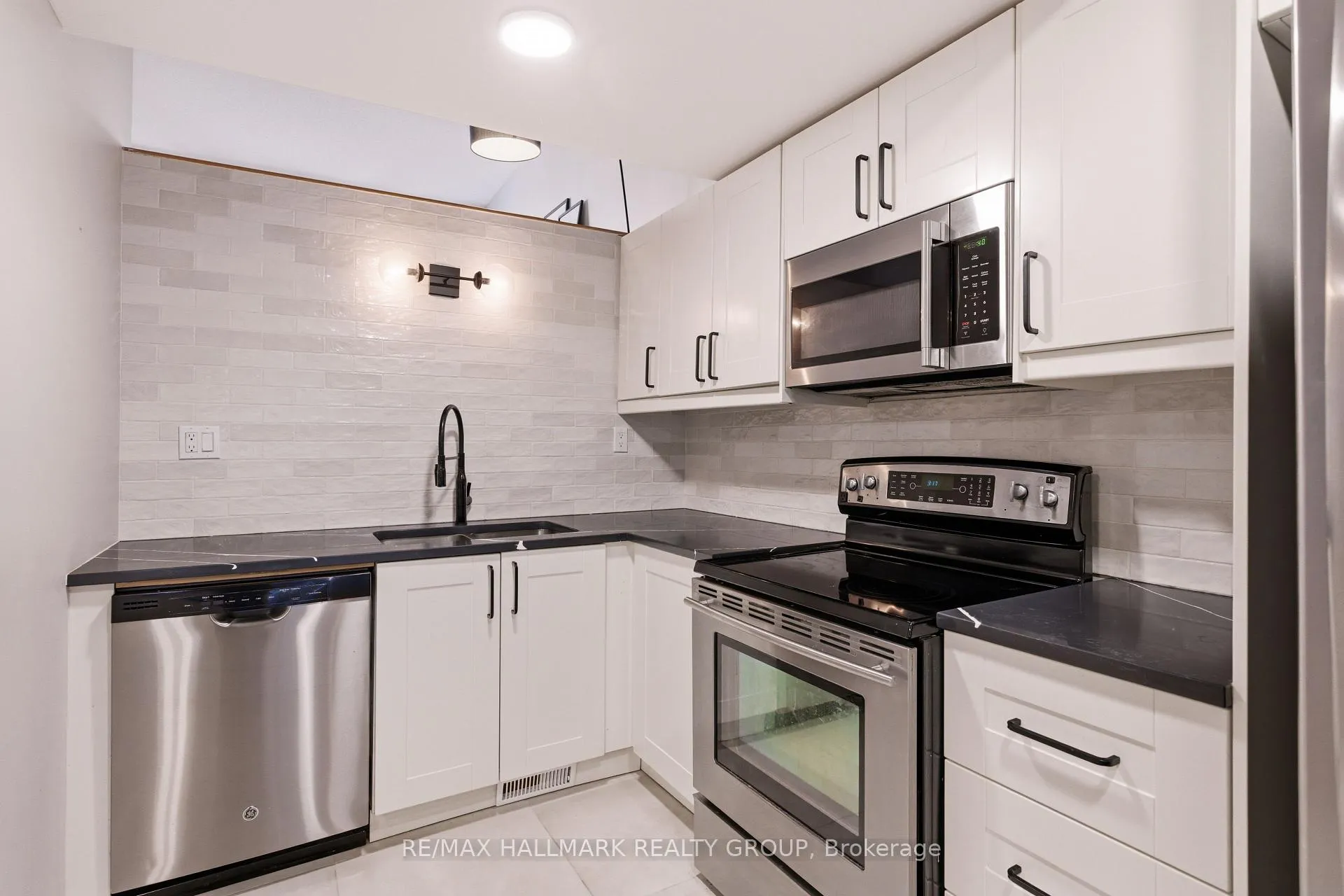Photo 9 of Unit 15, 30 Montcalm Street, Ottawa, Ottawa East — HOMEH