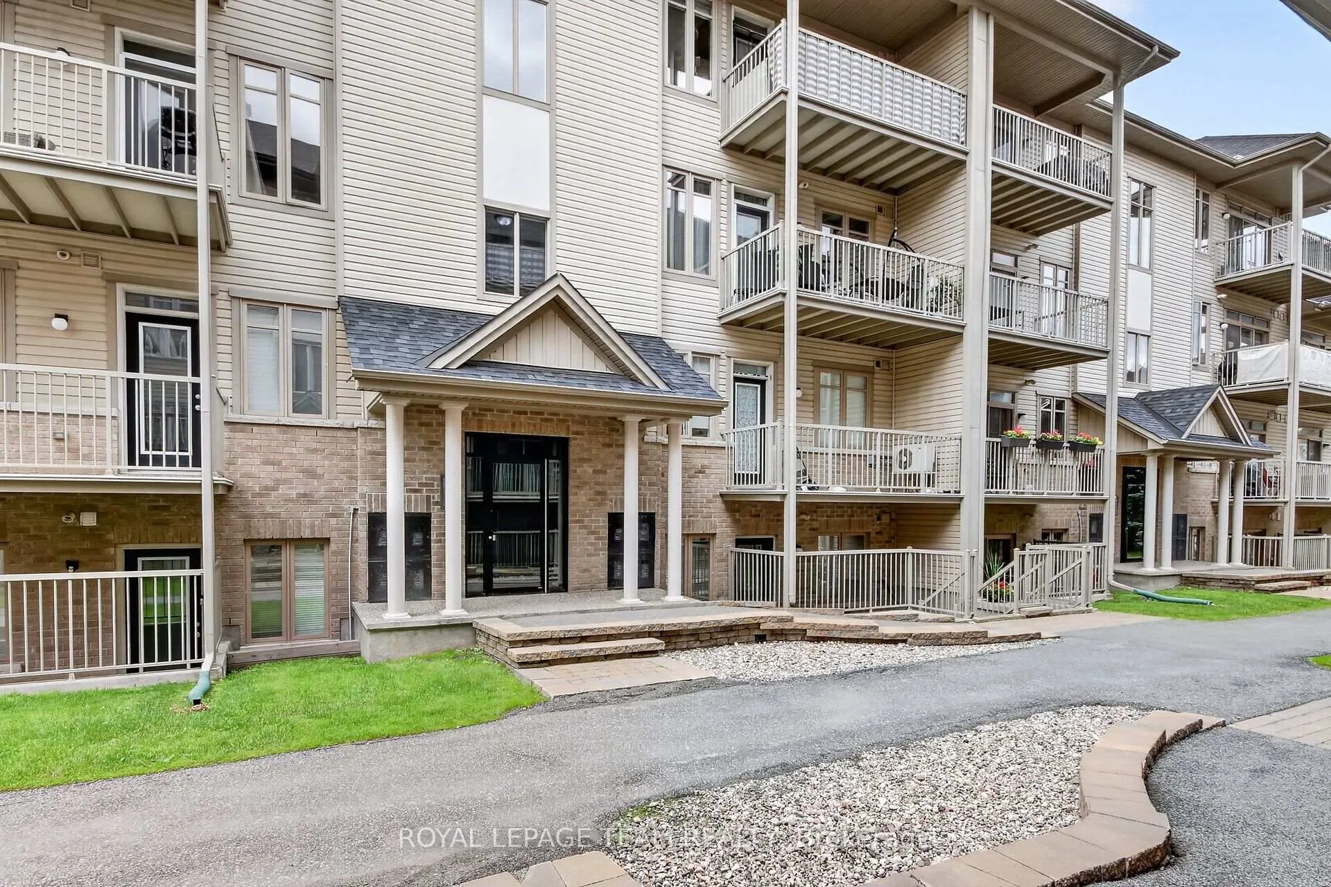 Photo 4 of Unit H, 1013 Beryl Private, Ottawa, Riverside South/Gloucester Glen — HOMEH