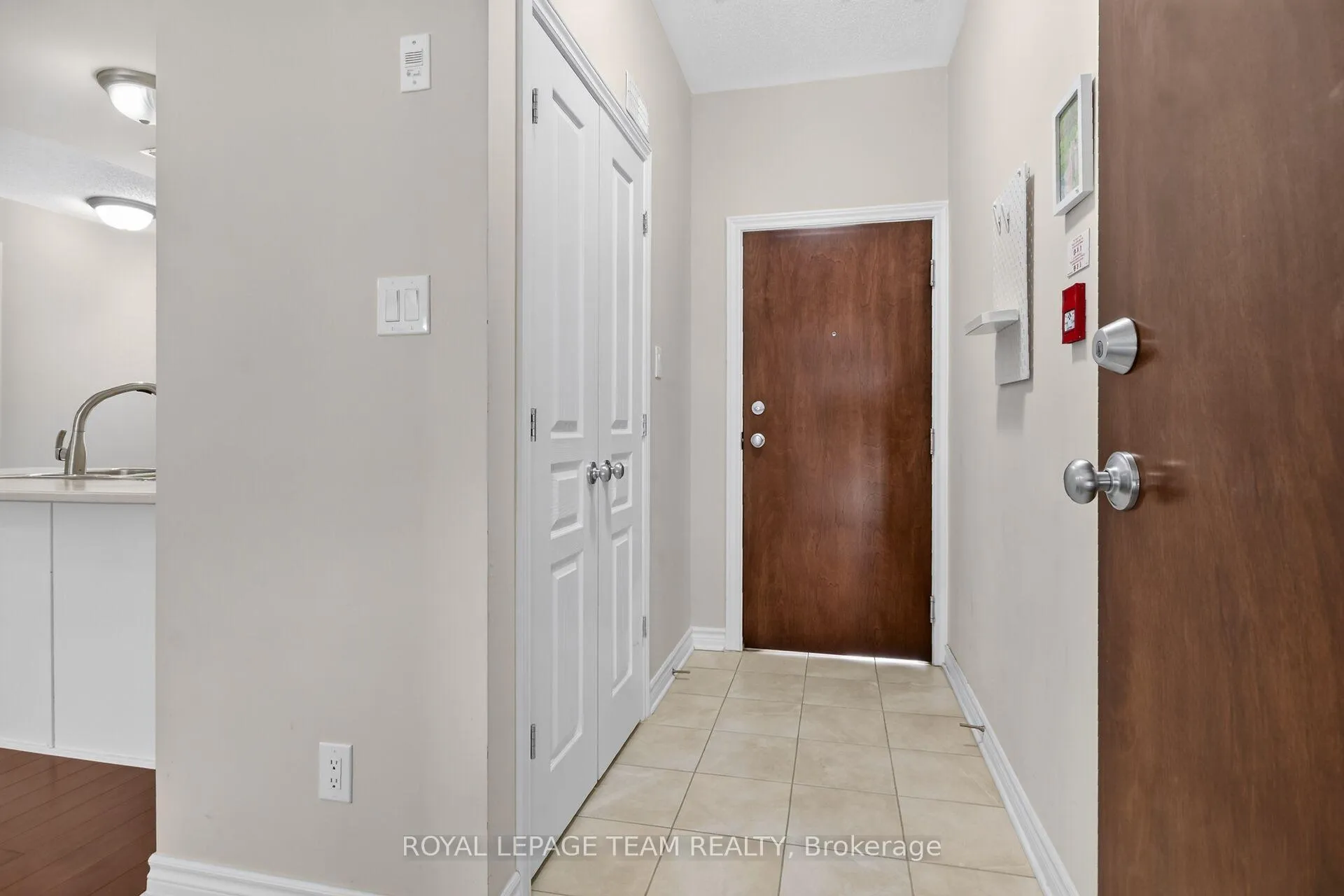 Photo 7 of Unit H, 1013 Beryl Private, Ottawa, Riverside South/Gloucester Glen — HOMEH
