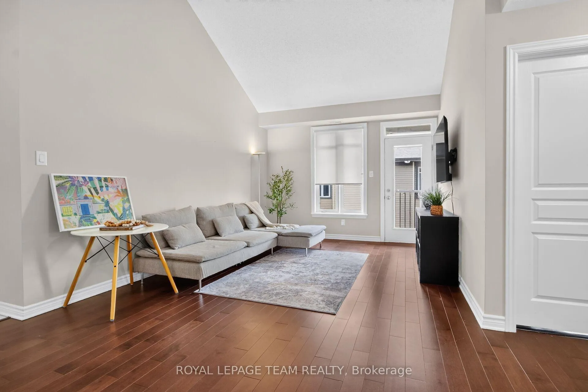 Photo 9 of Unit H, 1013 Beryl Private, Ottawa, Riverside South/Gloucester Glen — HOMEH