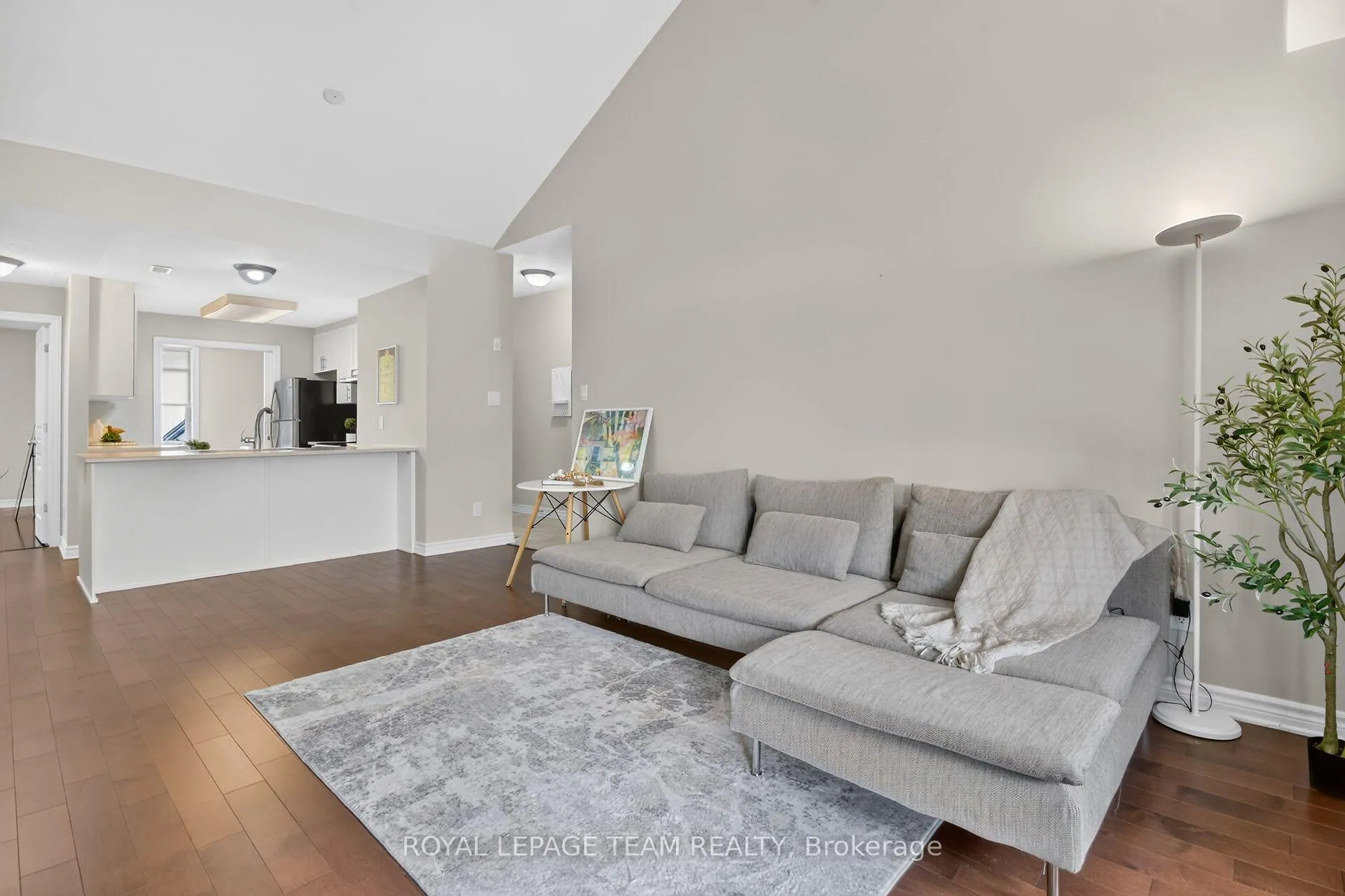 Photo 13 of Unit H, 1013 Beryl Private, Ottawa, Riverside South/Gloucester Glen — HOMEH