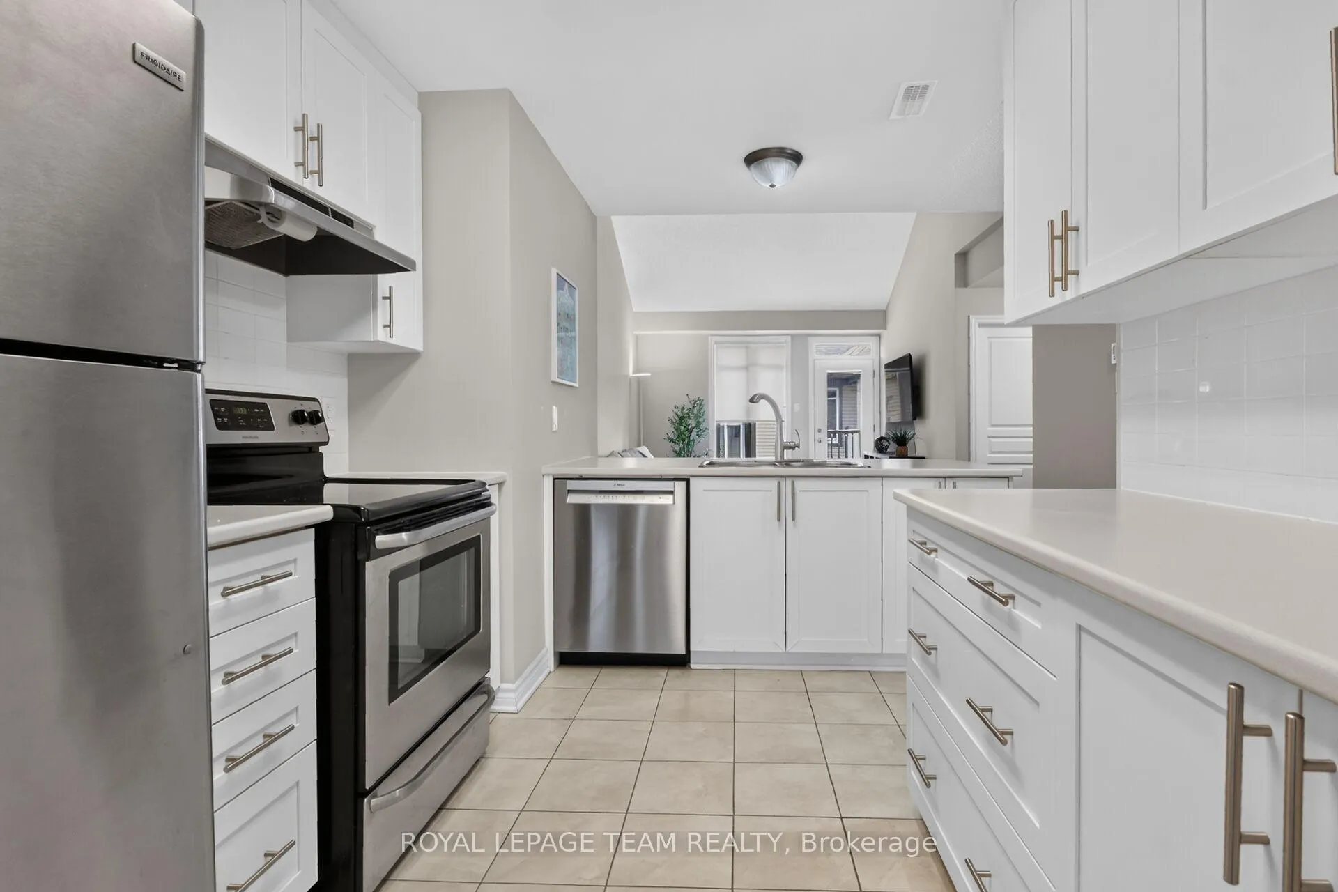 Photo 24 of Unit H, 1013 Beryl Private, Ottawa, Riverside South/Gloucester Glen — HOMEH
