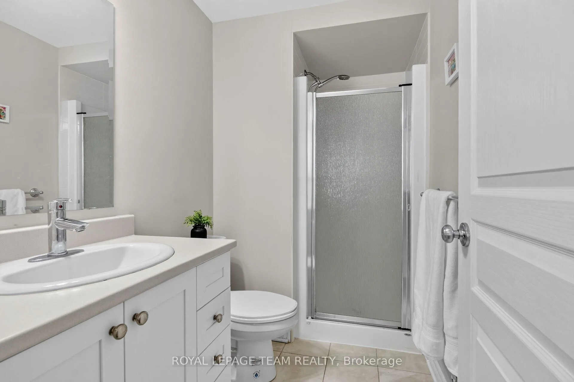 Photo 31 of Unit H, 1013 Beryl Private, Ottawa, Riverside South/Gloucester Glen — HOMEH