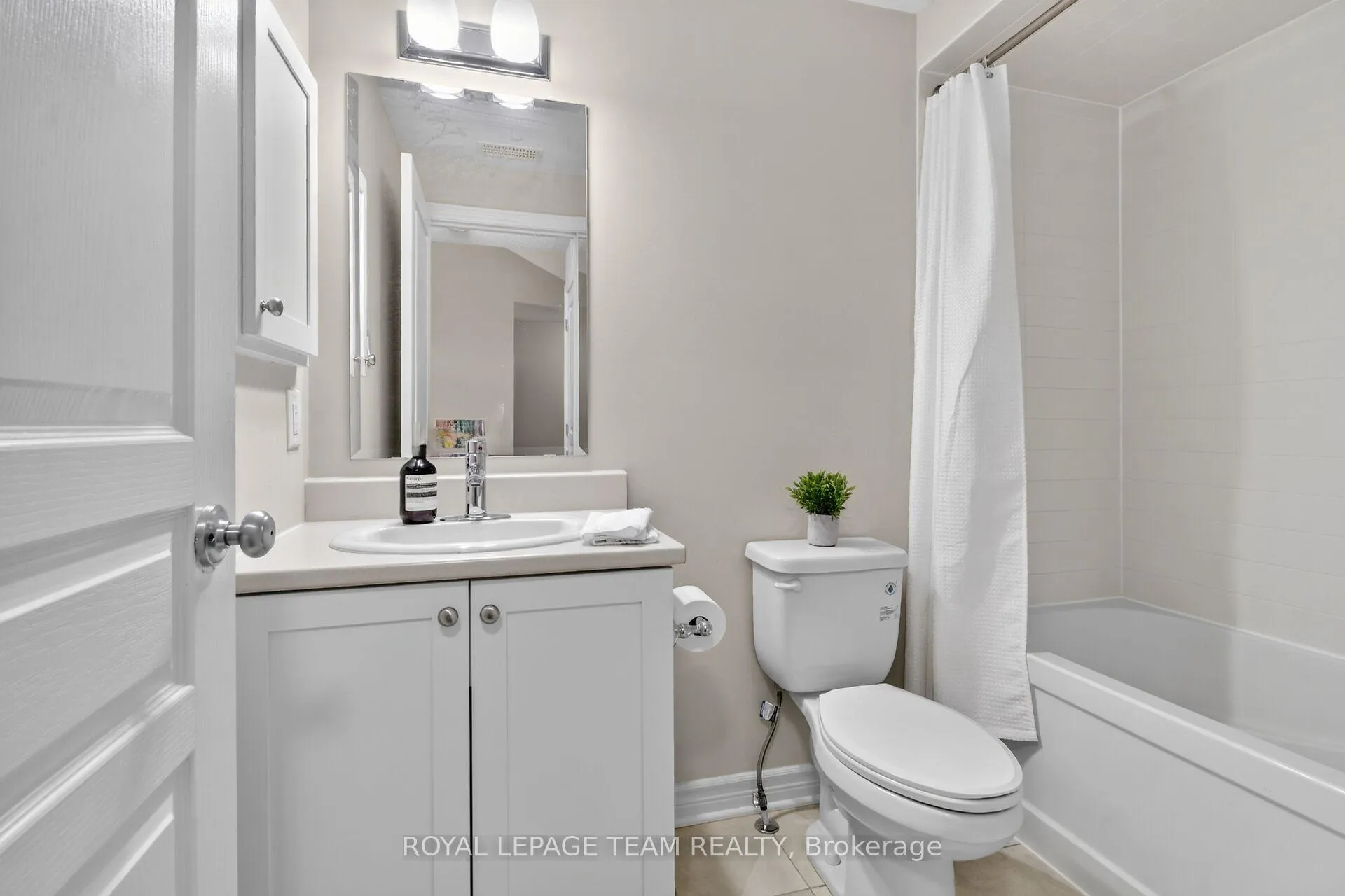 Photo 36 of Unit H, 1013 Beryl Private, Ottawa, Riverside South/Gloucester Glen — HOMEH