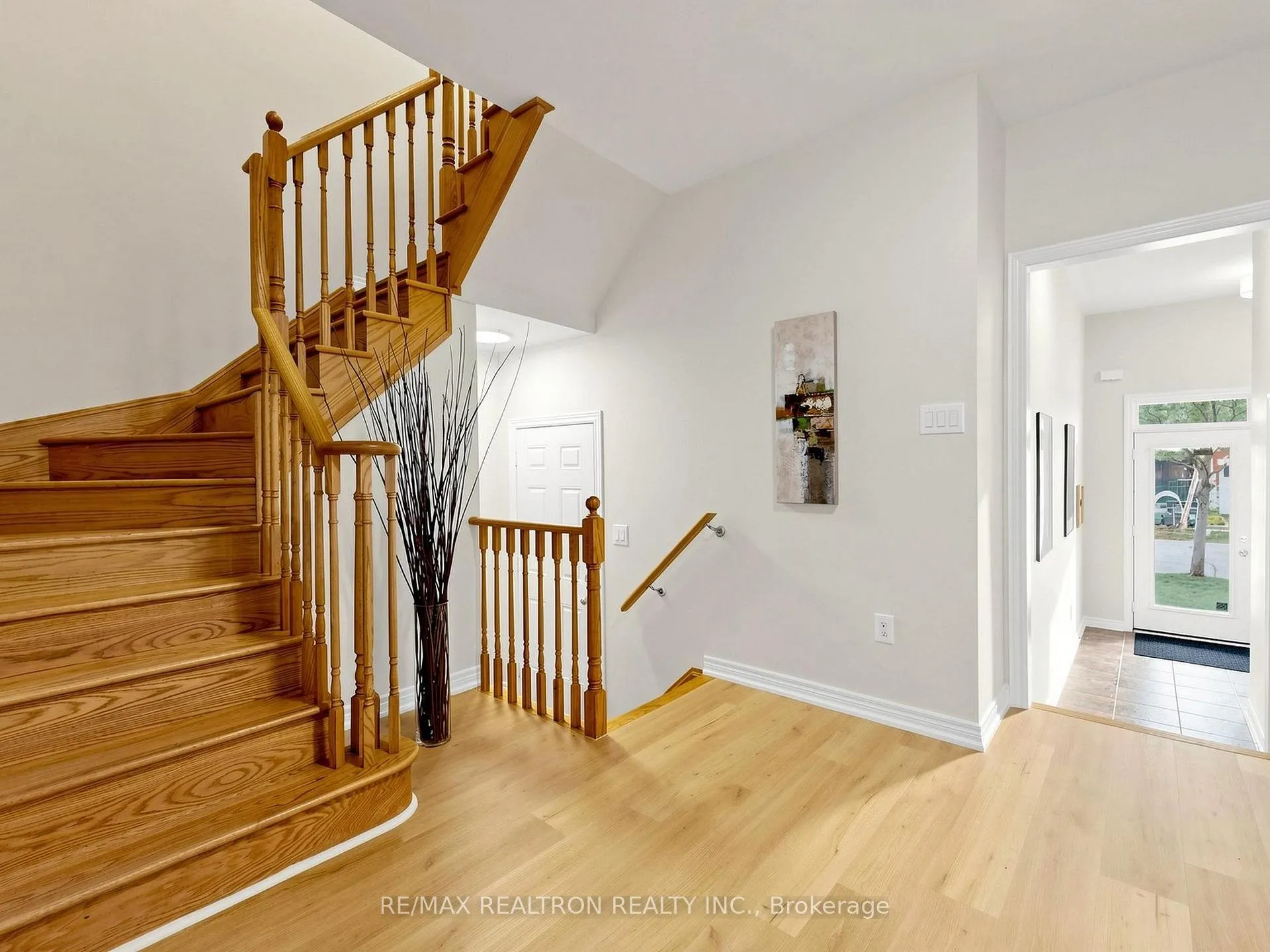 Photo 6 of 15 Black Locust Drive, Markham, Greensborough — HOMEH