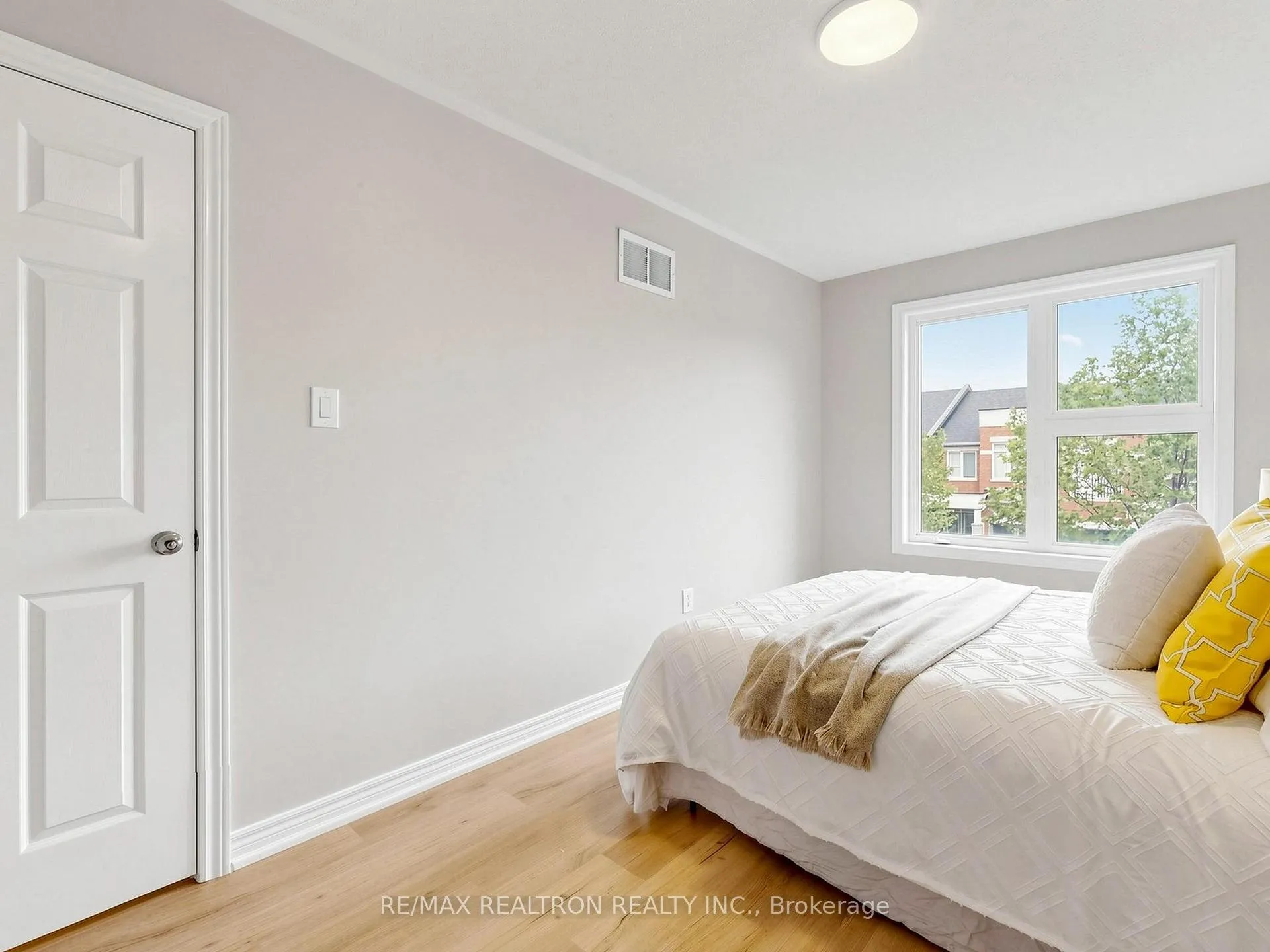Photo 37 of 15 Black Locust Drive, Markham, Greensborough — HOMEH