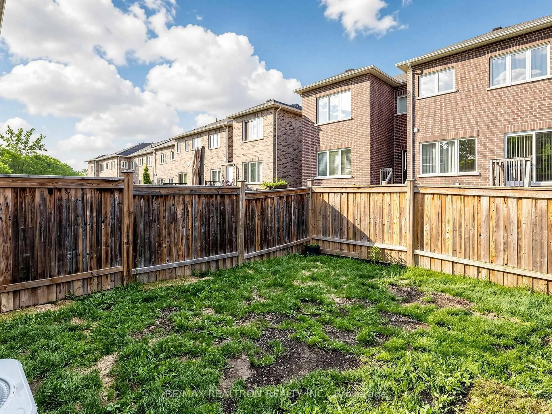 Photo 48 of 15 Black Locust Drive, Markham, Greensborough — HOMEH