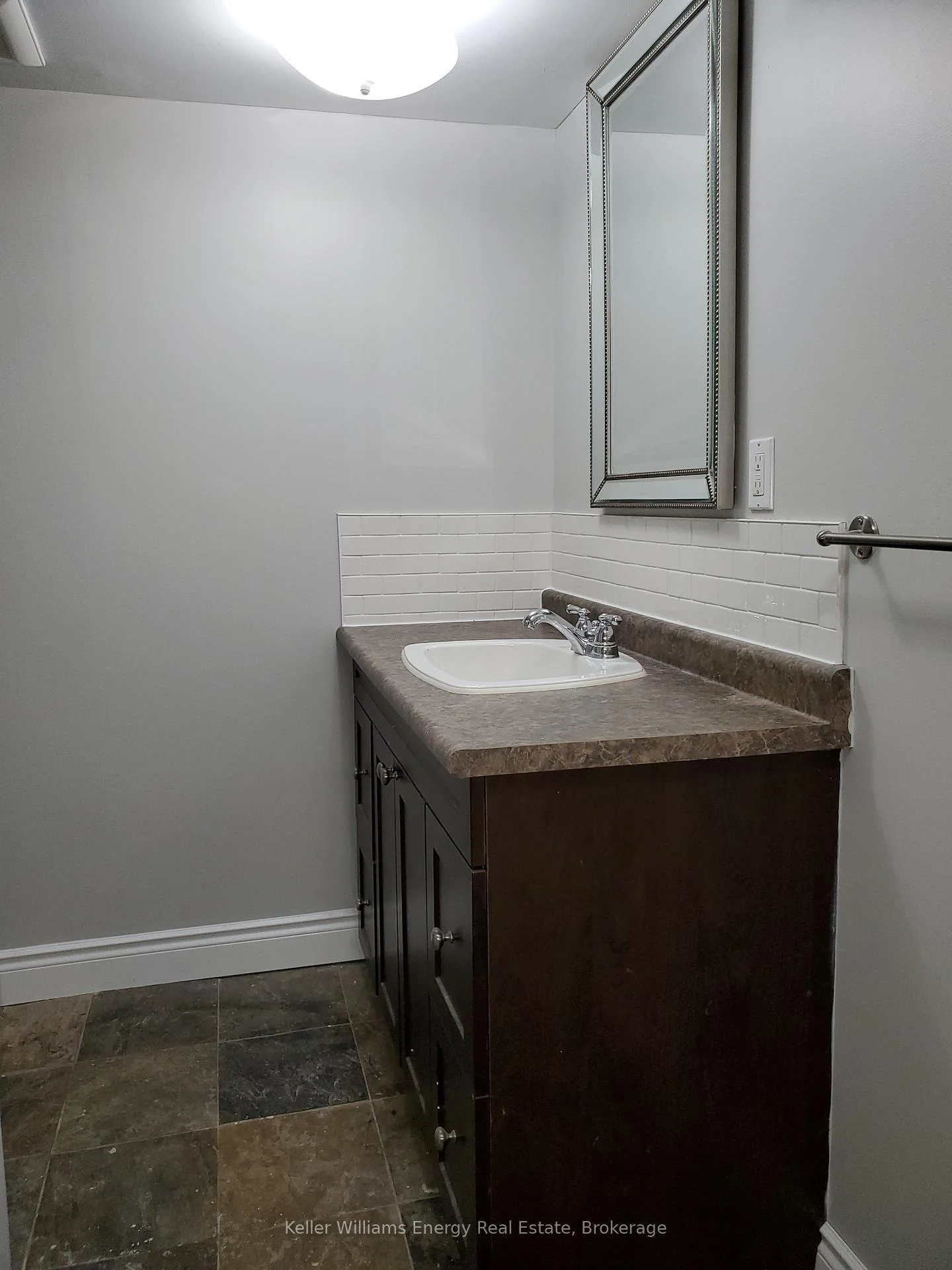 Photo 9 of Unit Lower, 1137 Norman Crescent, Oshawa, Donevan — HOMEH