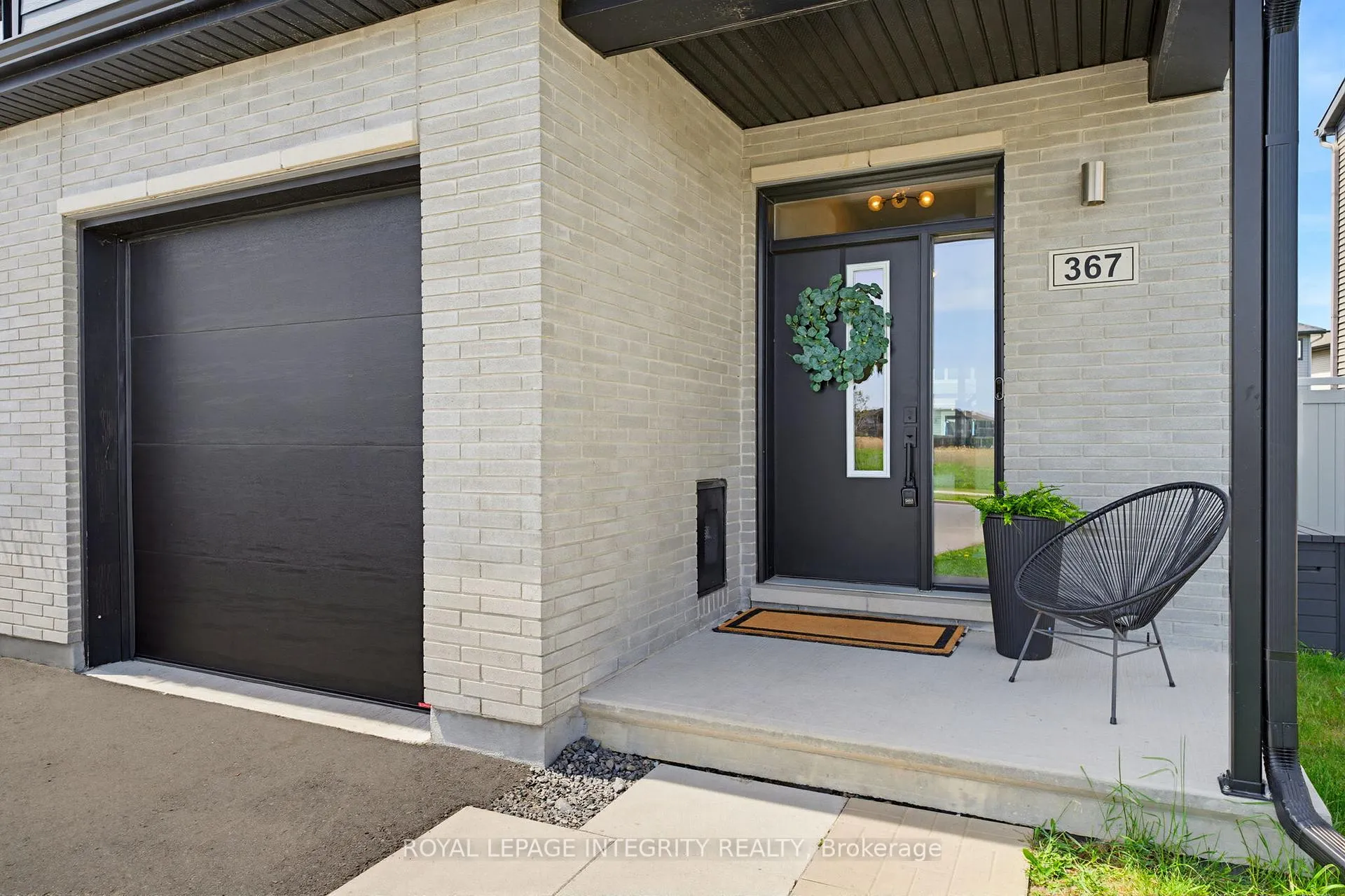 Photo 3 of 367 Cope Drive, Ottawa, Kanata - Emerald Meadows/Trailwest — HOMEH