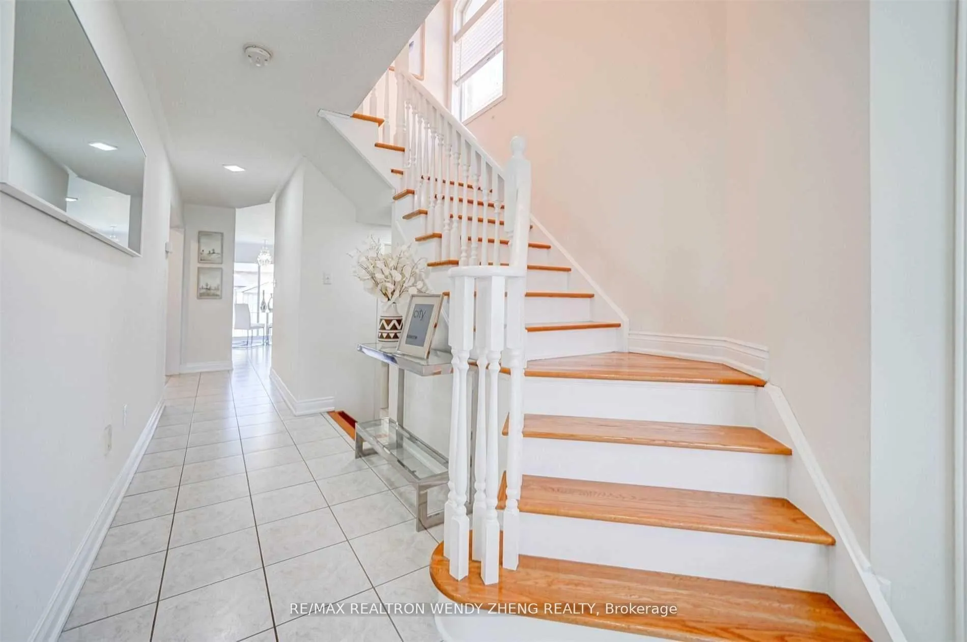 Photo 3 of 60 Warren Bradley Street, Markham, Berczy — HOMEH