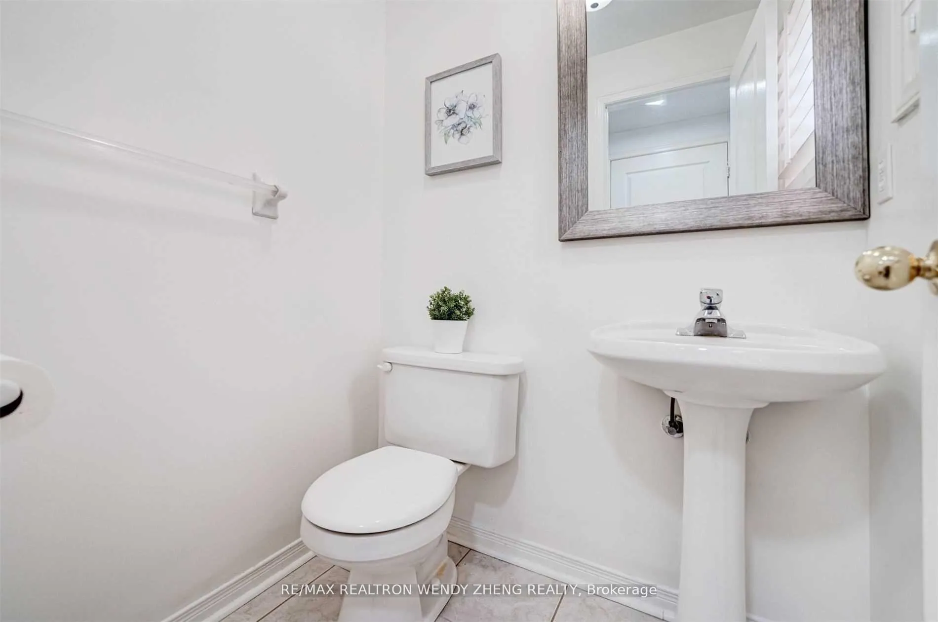 Photo 4 of 60 Warren Bradley Street, Markham, Berczy — HOMEH