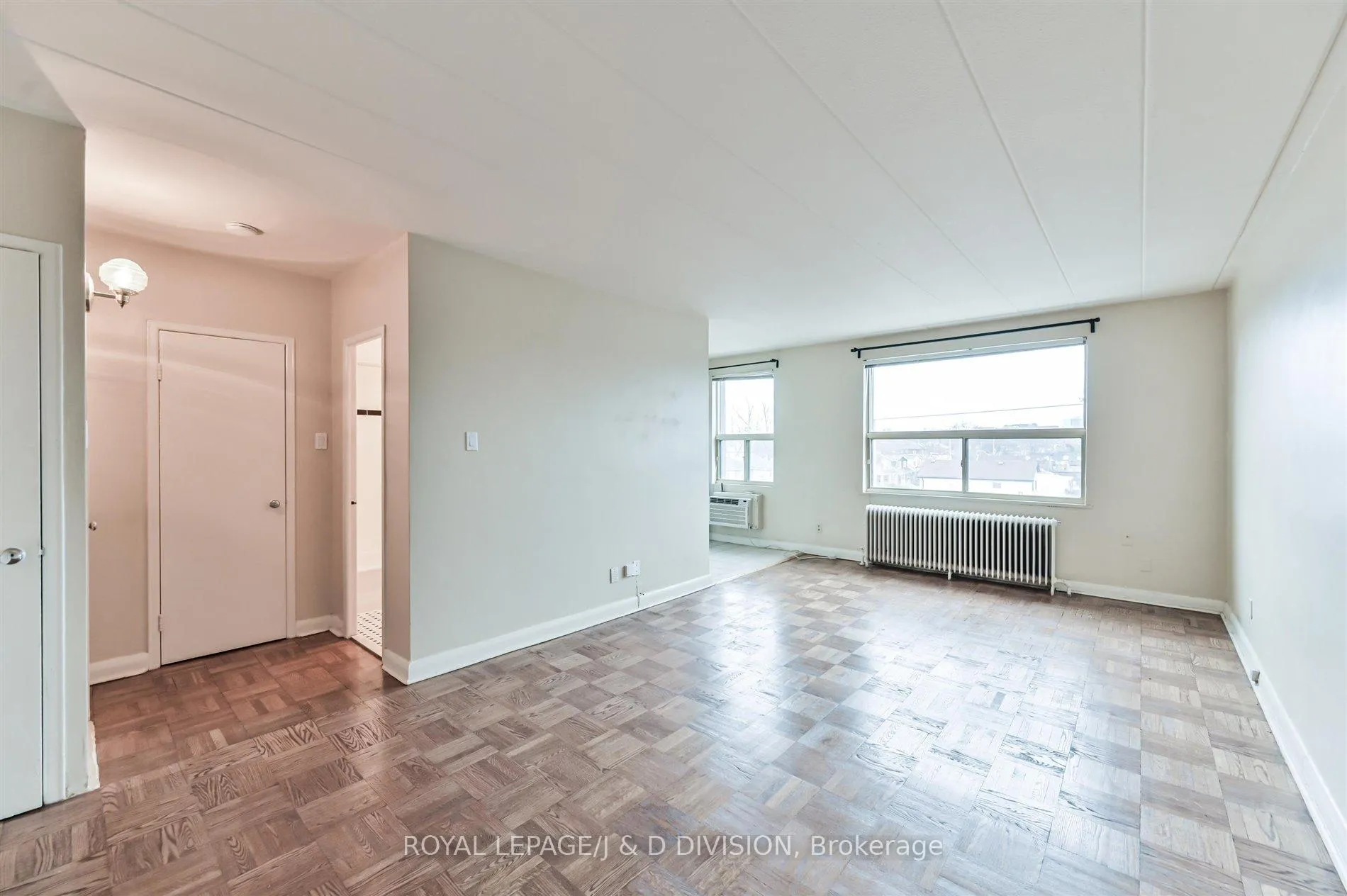 Photo 5 of Unit 204, 325 Sammon Avenue, Toronto, Danforth Village-East York — HOMEH