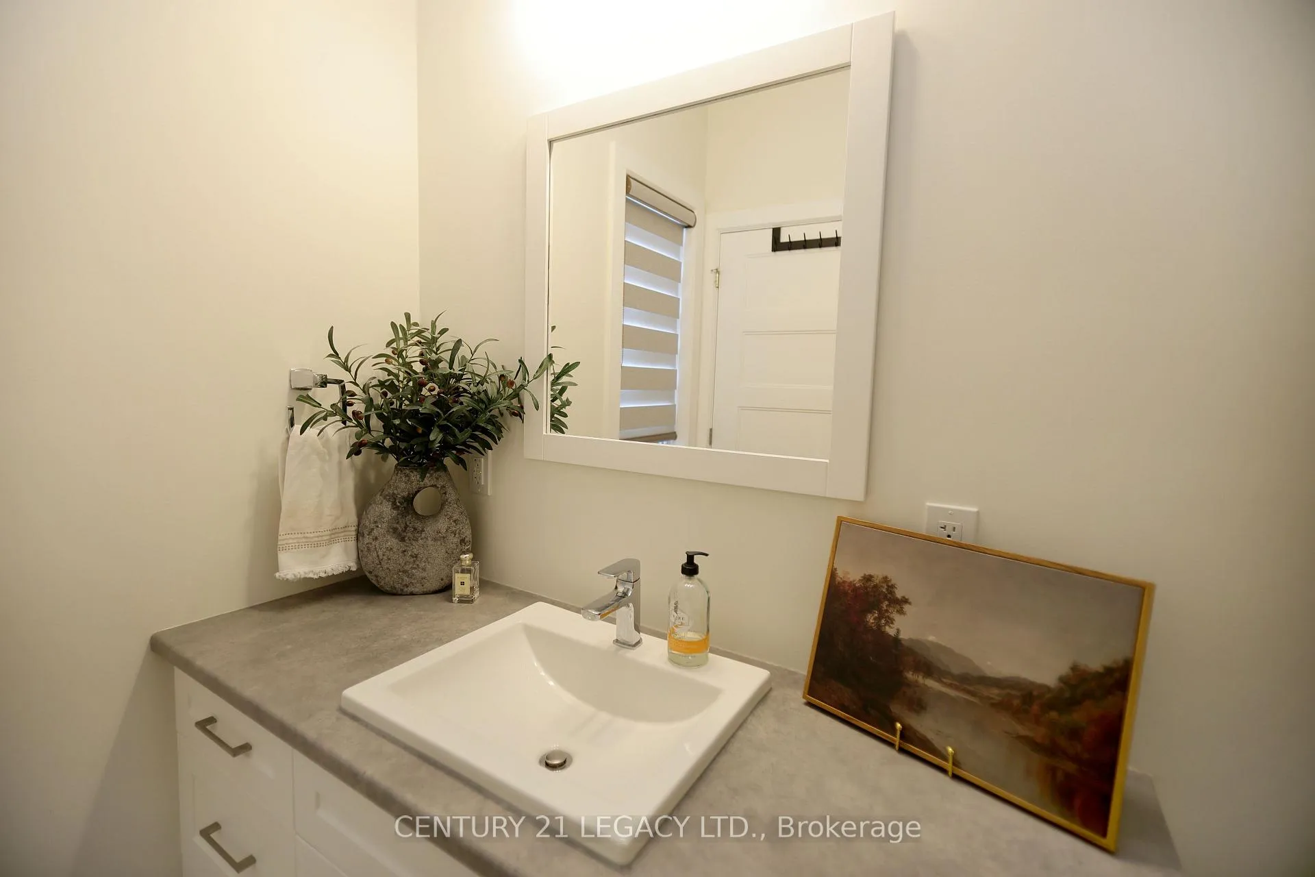 Photo 14 of 675 Winchester Avenue S, North Perth, Elma — HOMEH