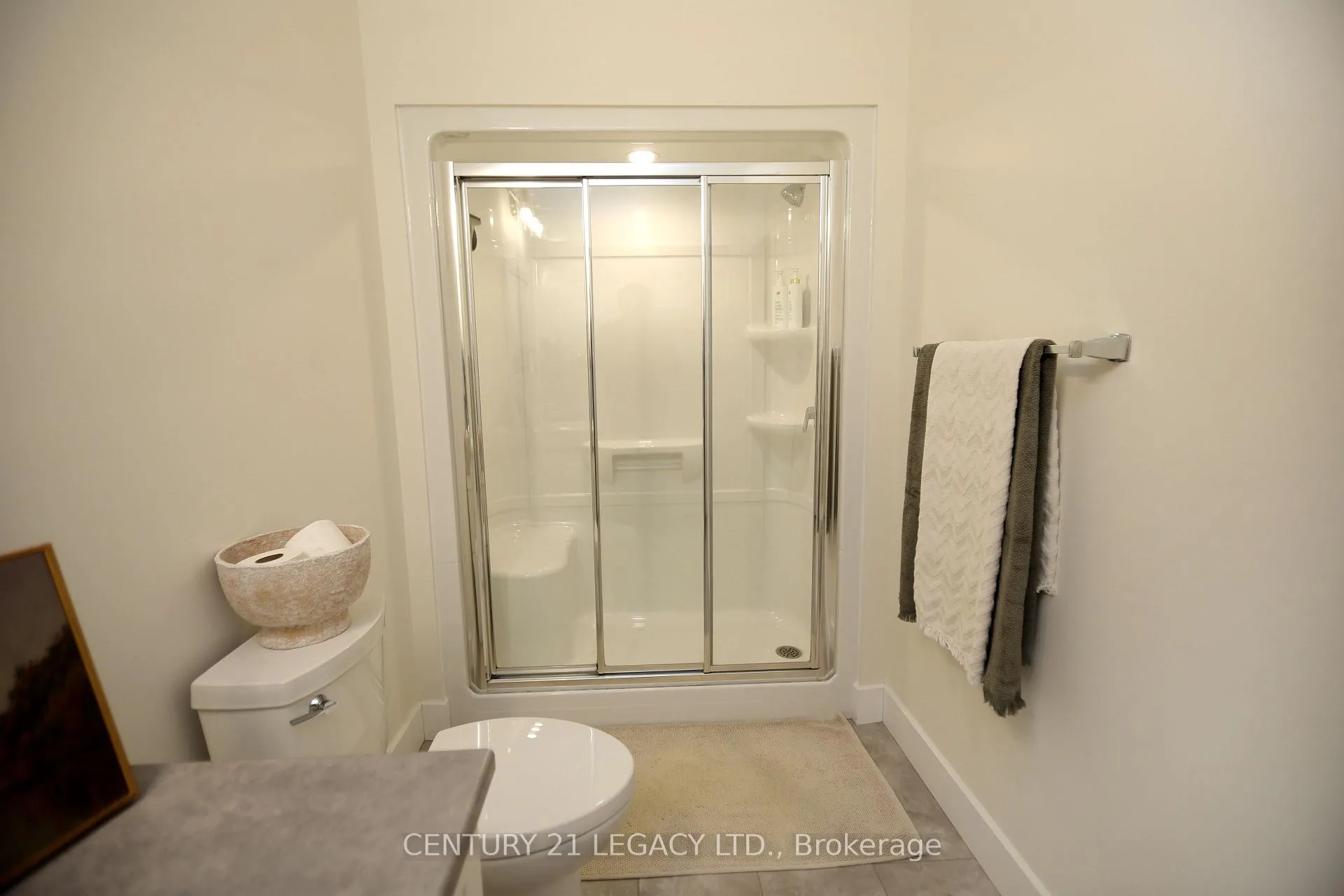 Photo 15 of 675 Winchester Avenue S, North Perth, Elma — HOMEH