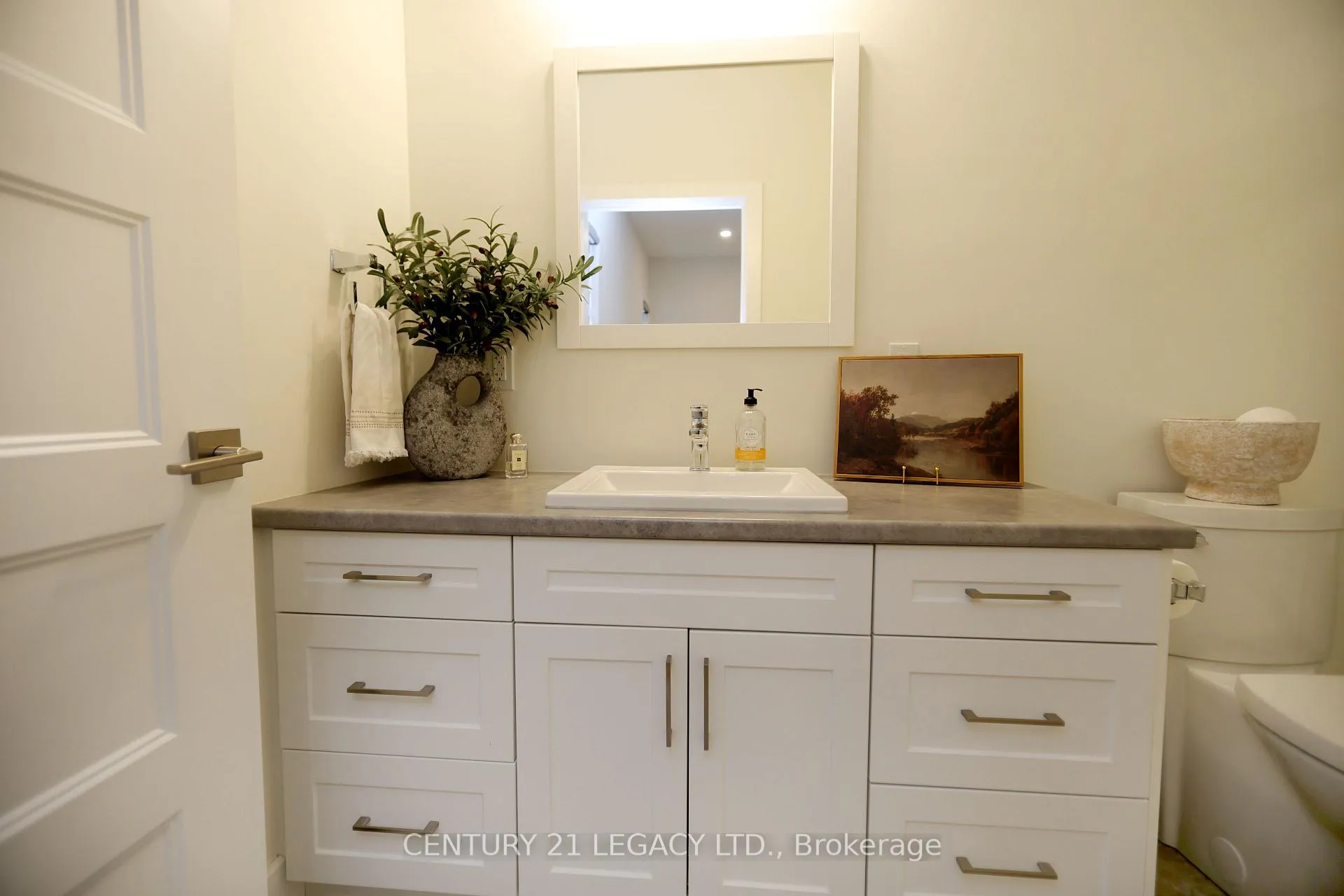 Photo 16 of 675 Winchester Avenue S, North Perth, Elma — HOMEH