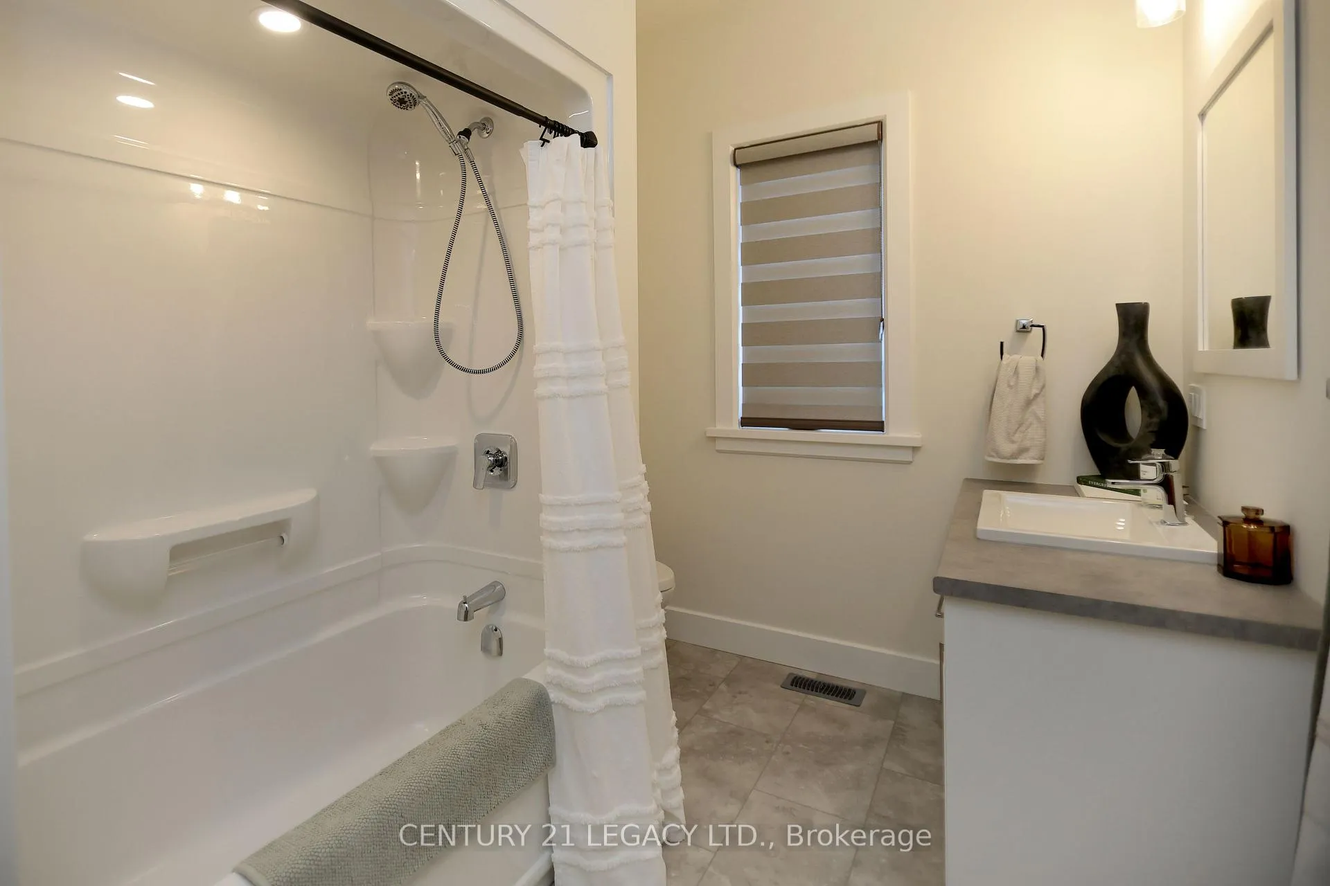 Photo 21 of 675 Winchester Avenue S, North Perth, Elma — HOMEH