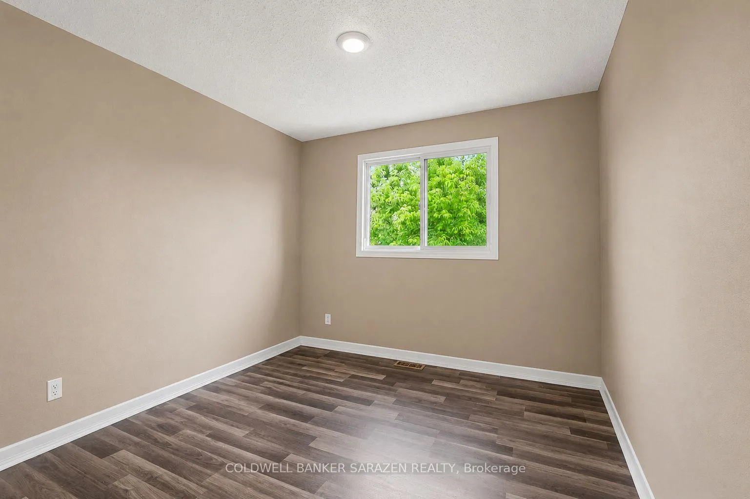 Photo 12 of 34 Downsview Crescent, Ottawa, Tanglewood — HOMEH