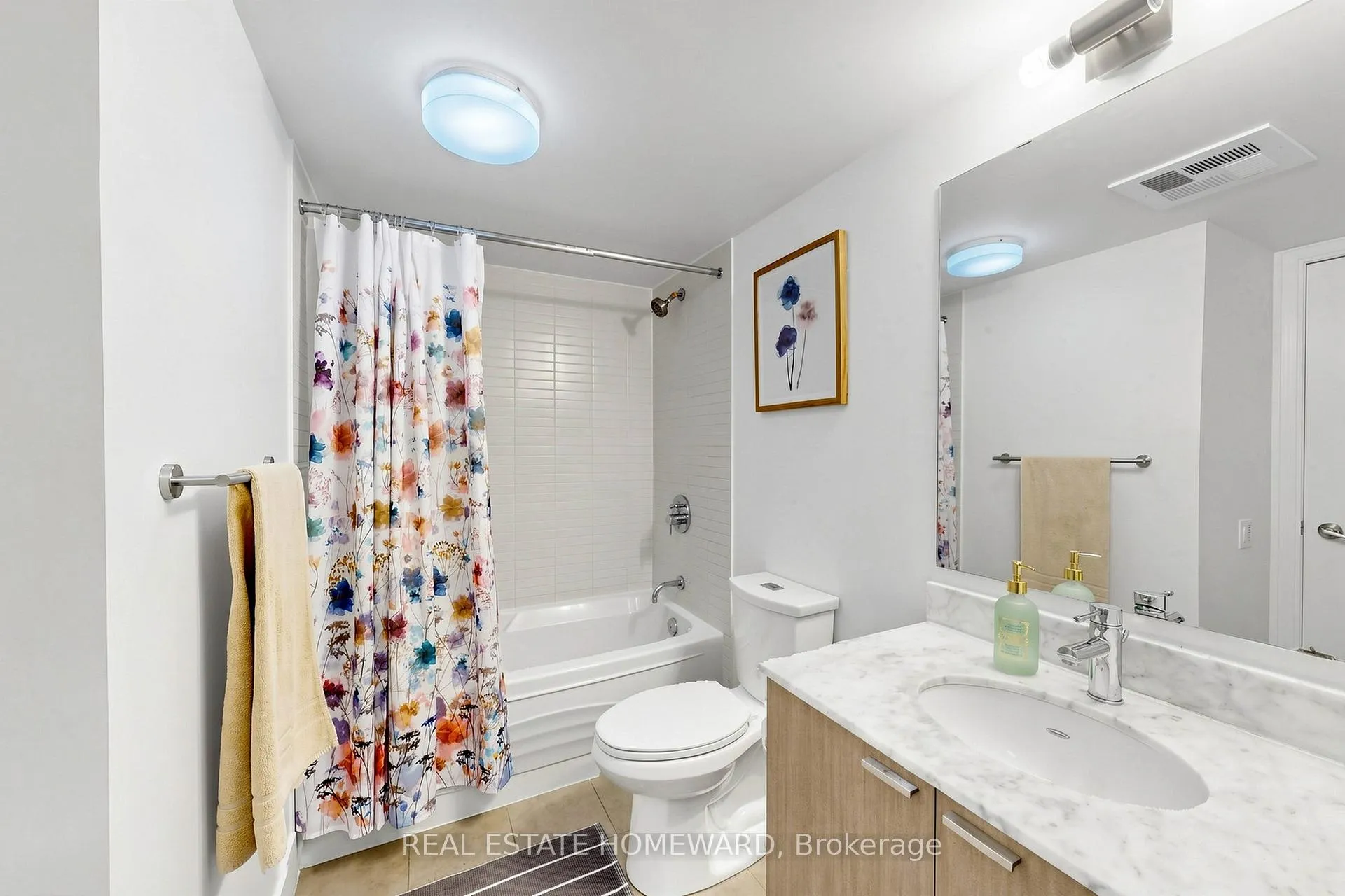 Photo 10 of Unit 402, 23 Sheppard Avenue E, North York, Willowdale East — HOMEH