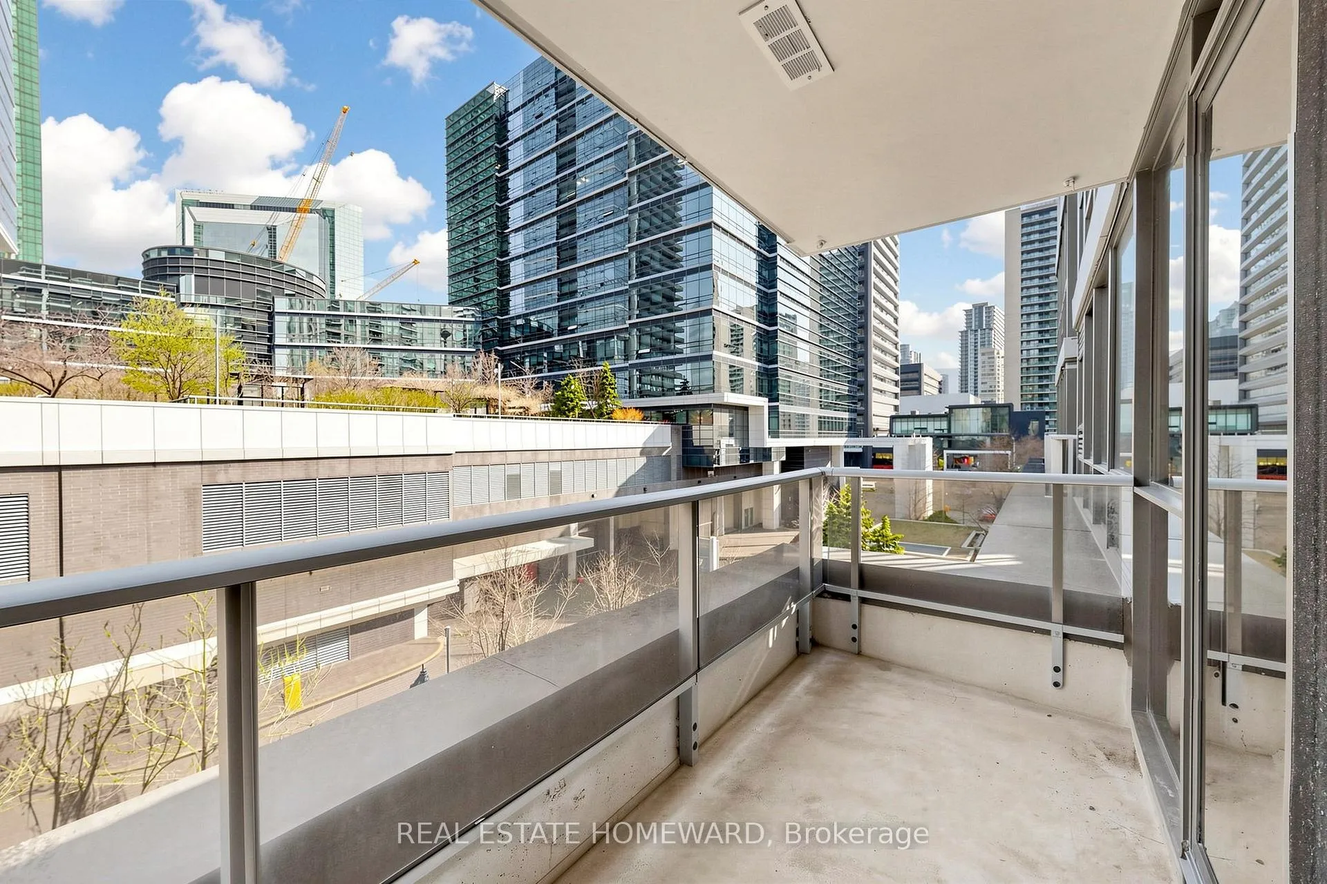 Photo 12 of Unit 402, 23 Sheppard Avenue E, North York, Willowdale East — HOMEH