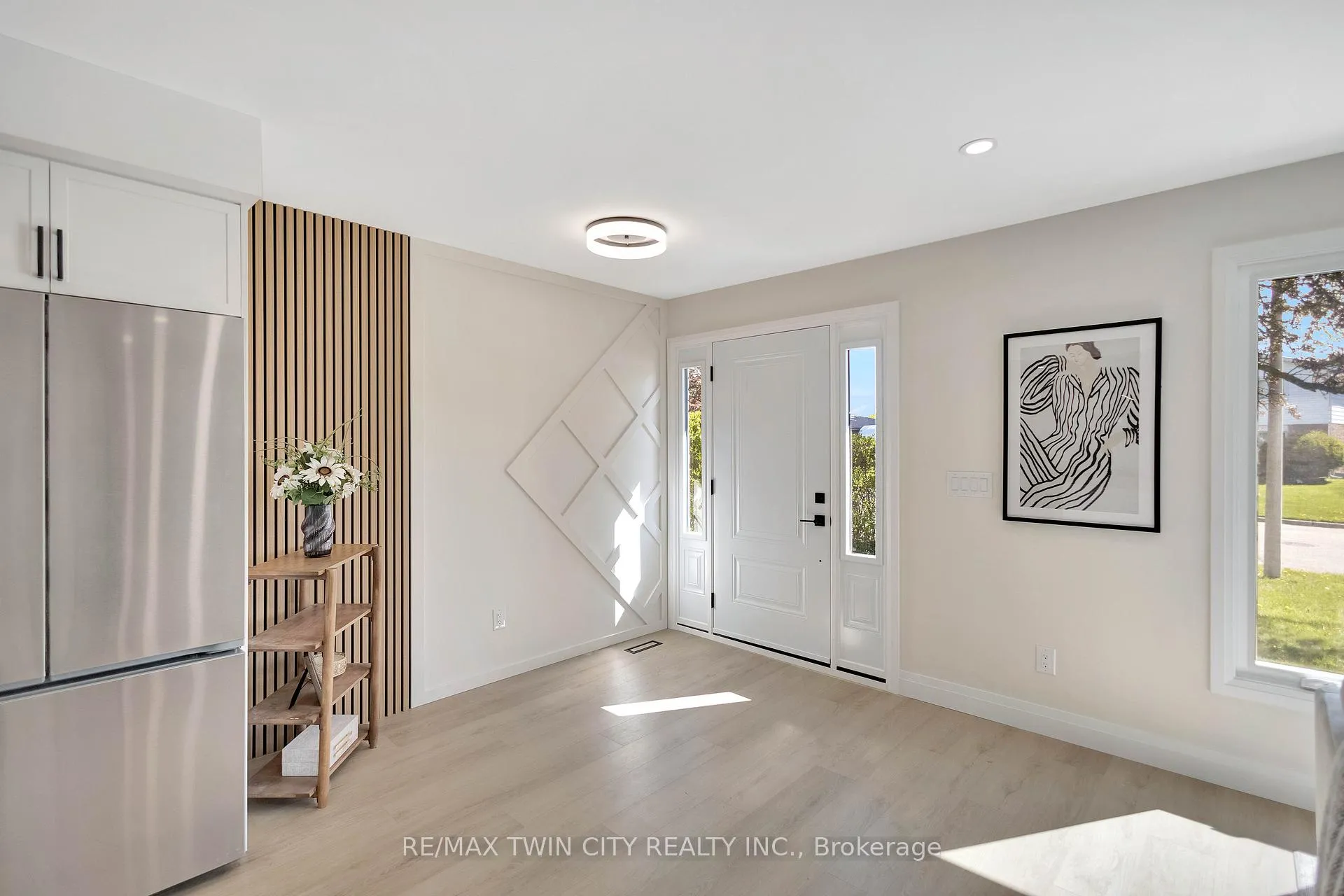 Photo 3 of 17 Northville Drive, Brant, Paris — HOMEH