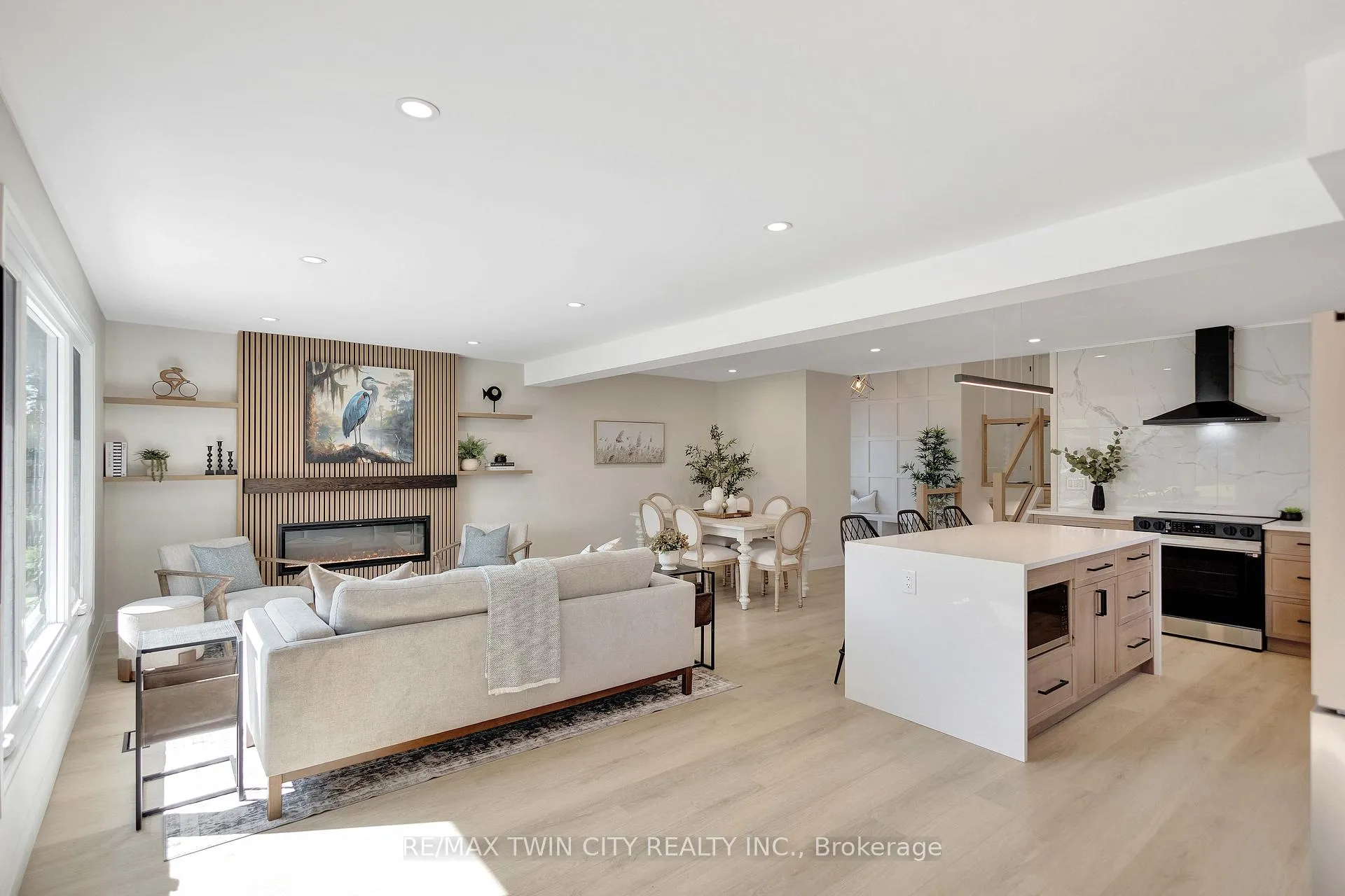 Photo 4 of 17 Northville Drive, Brant, Paris — HOMEH