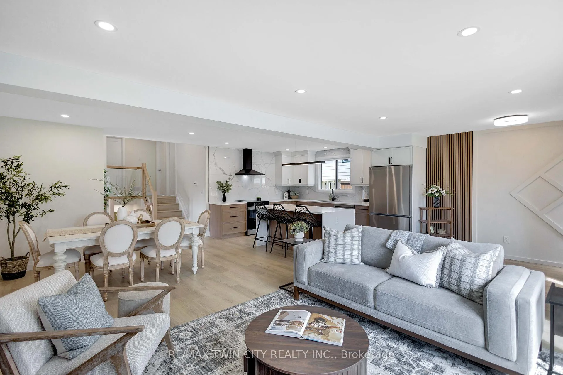 Photo 7 of 17 Northville Drive, Brant, Paris — HOMEH