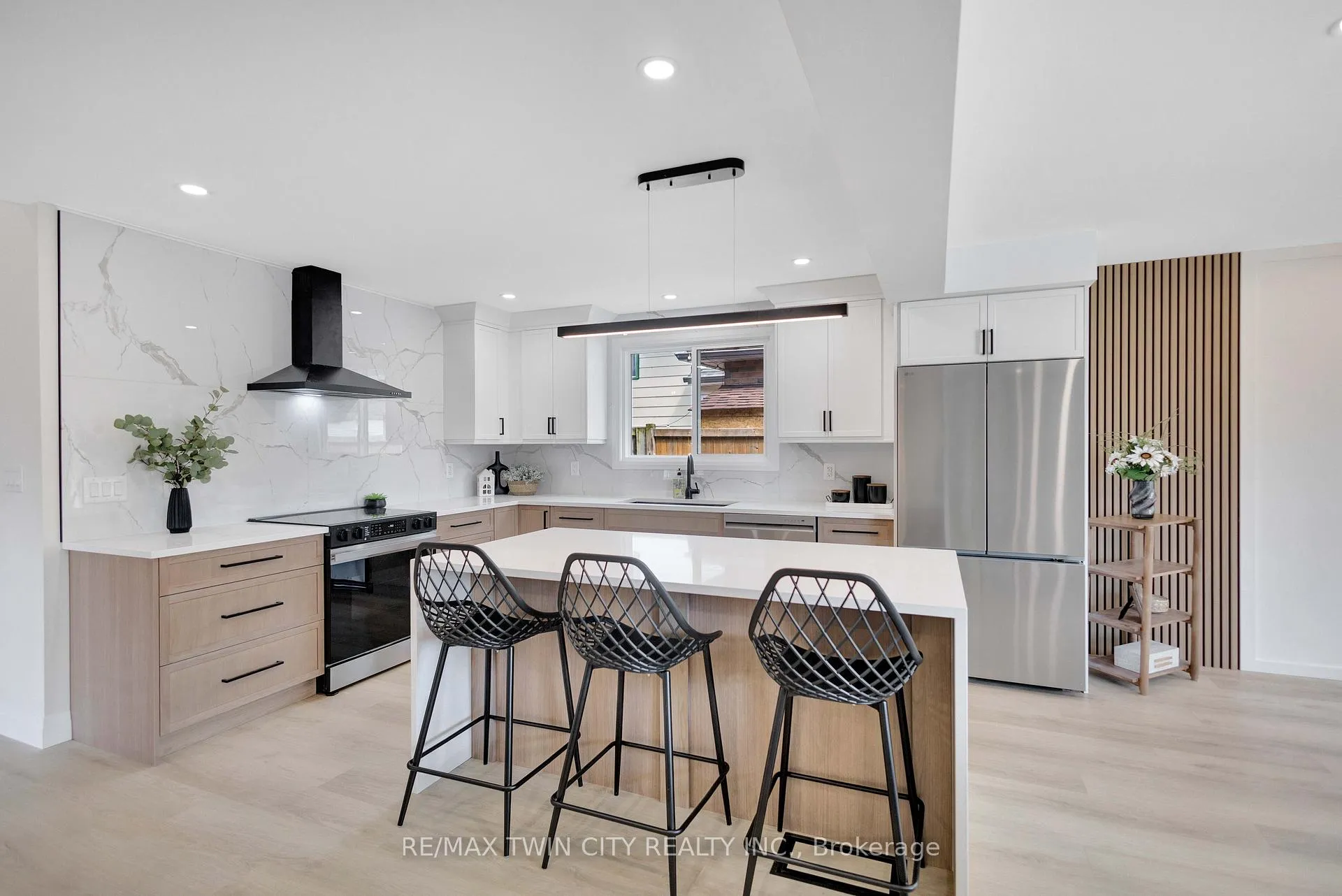 Photo 12 of 17 Northville Drive, Brant, Paris — HOMEH