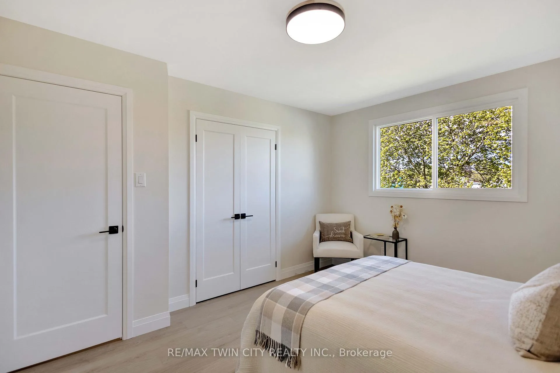 Photo 18 of 17 Northville Drive, Brant, Paris — HOMEH