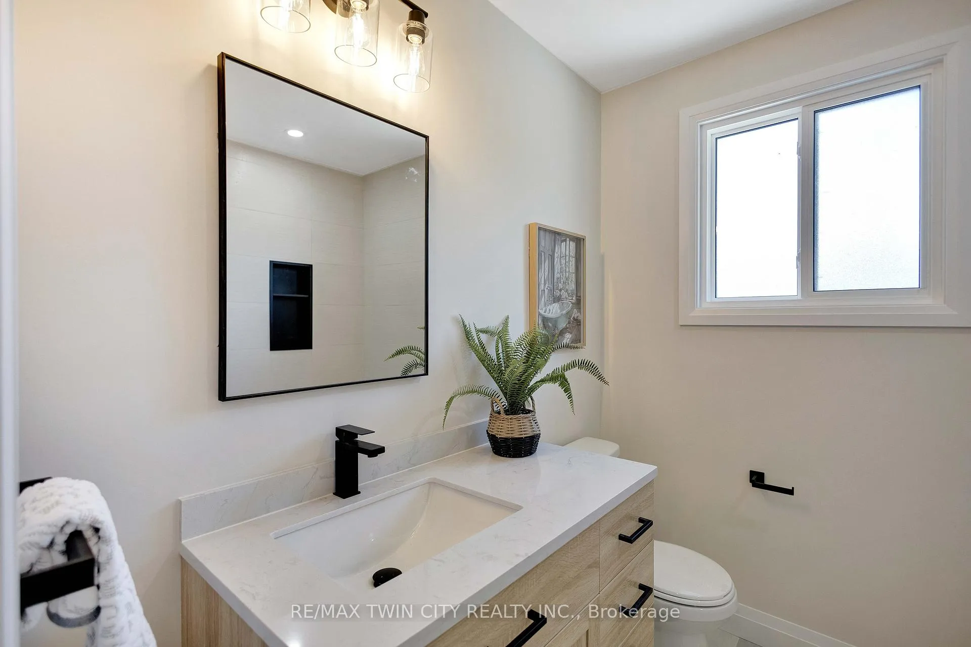 Photo 22 of 17 Northville Drive, Brant, Paris — HOMEH