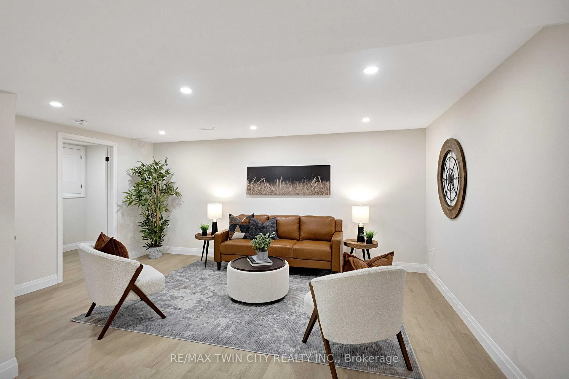 Photo 32 of 17 Northville Drive, Brant, Paris — HOMEH