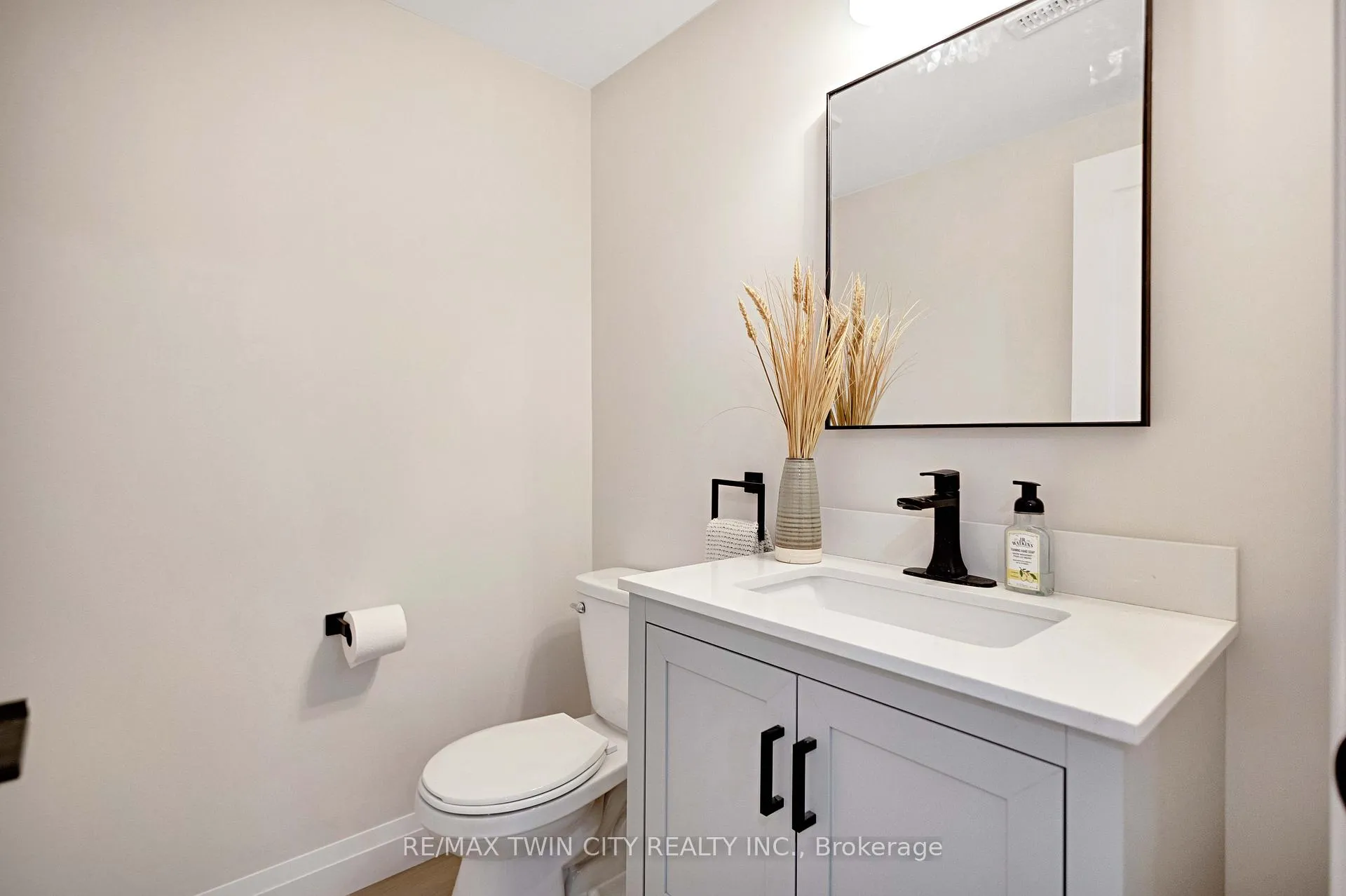 Photo 33 of 17 Northville Drive, Brant, Paris — HOMEH