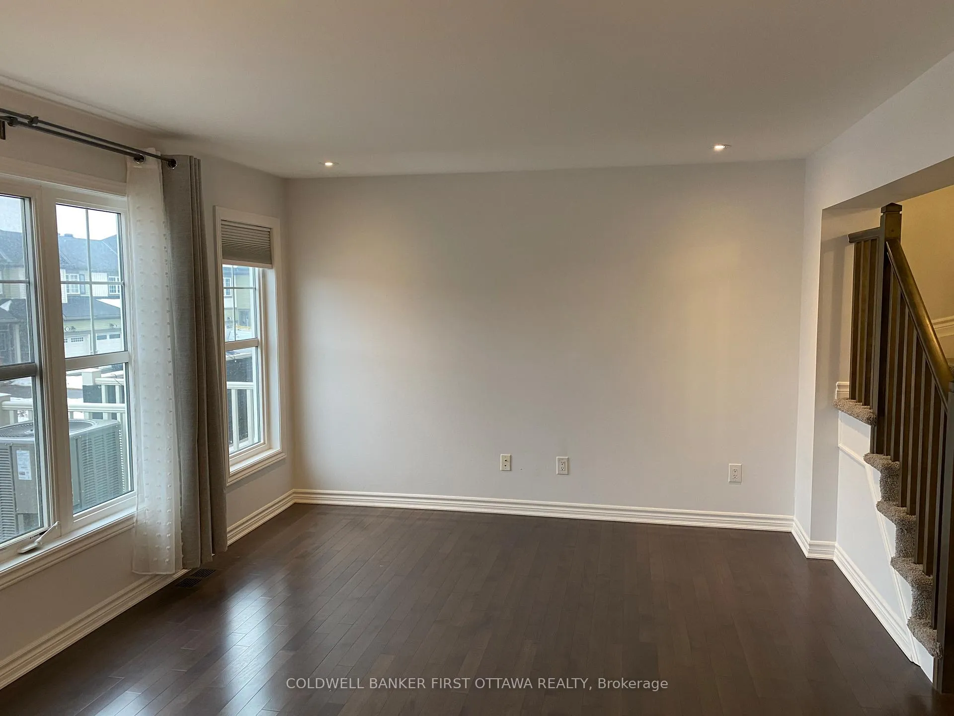 Photo 8 of 793 Mayfly Crescent, Ottawa, Barrhaven - Half Moon Bay — HOMEH