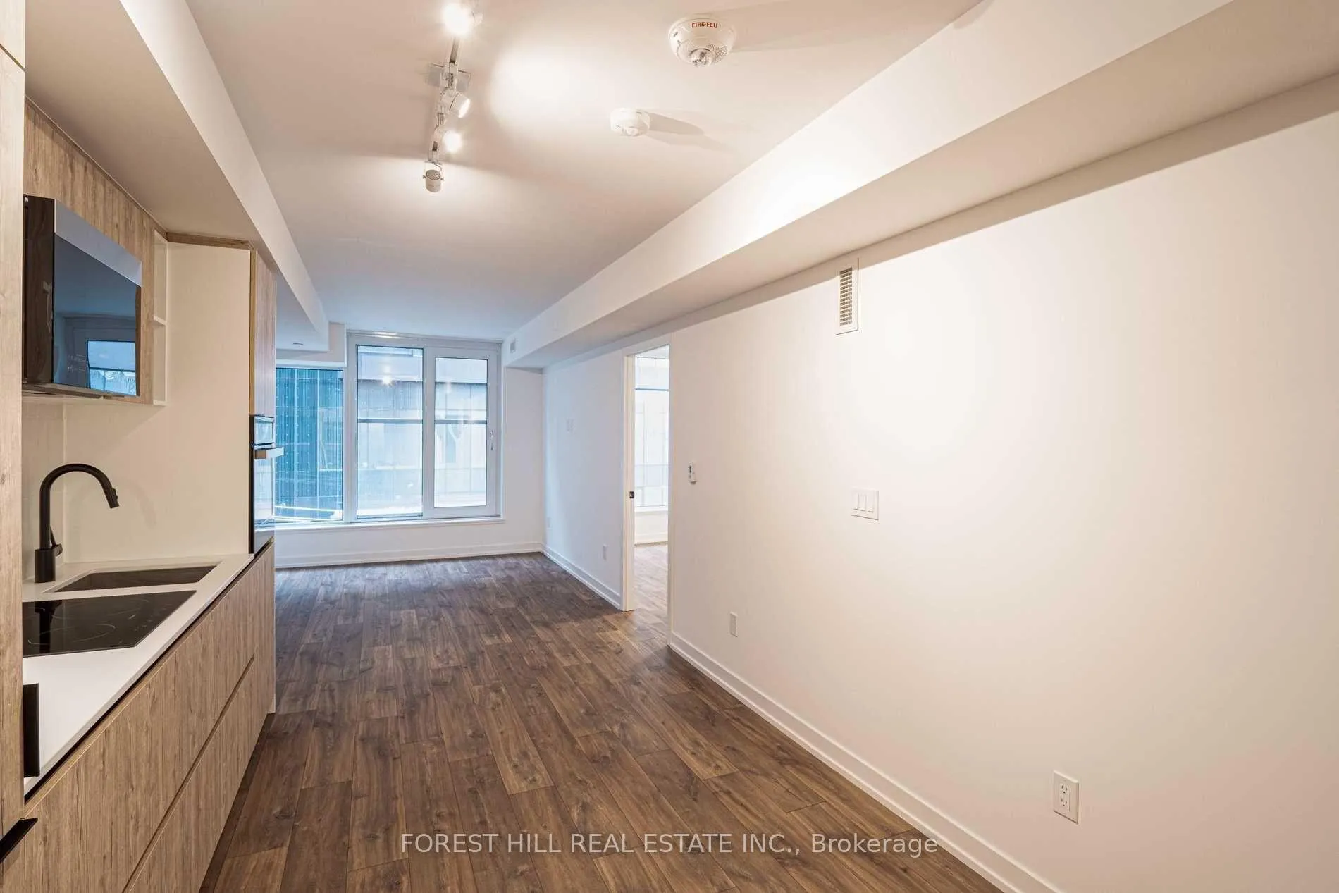 Photo 5 of Unit 407, 2 Augusta Avenue, Toronto, Waterfront Communities — HOMEH