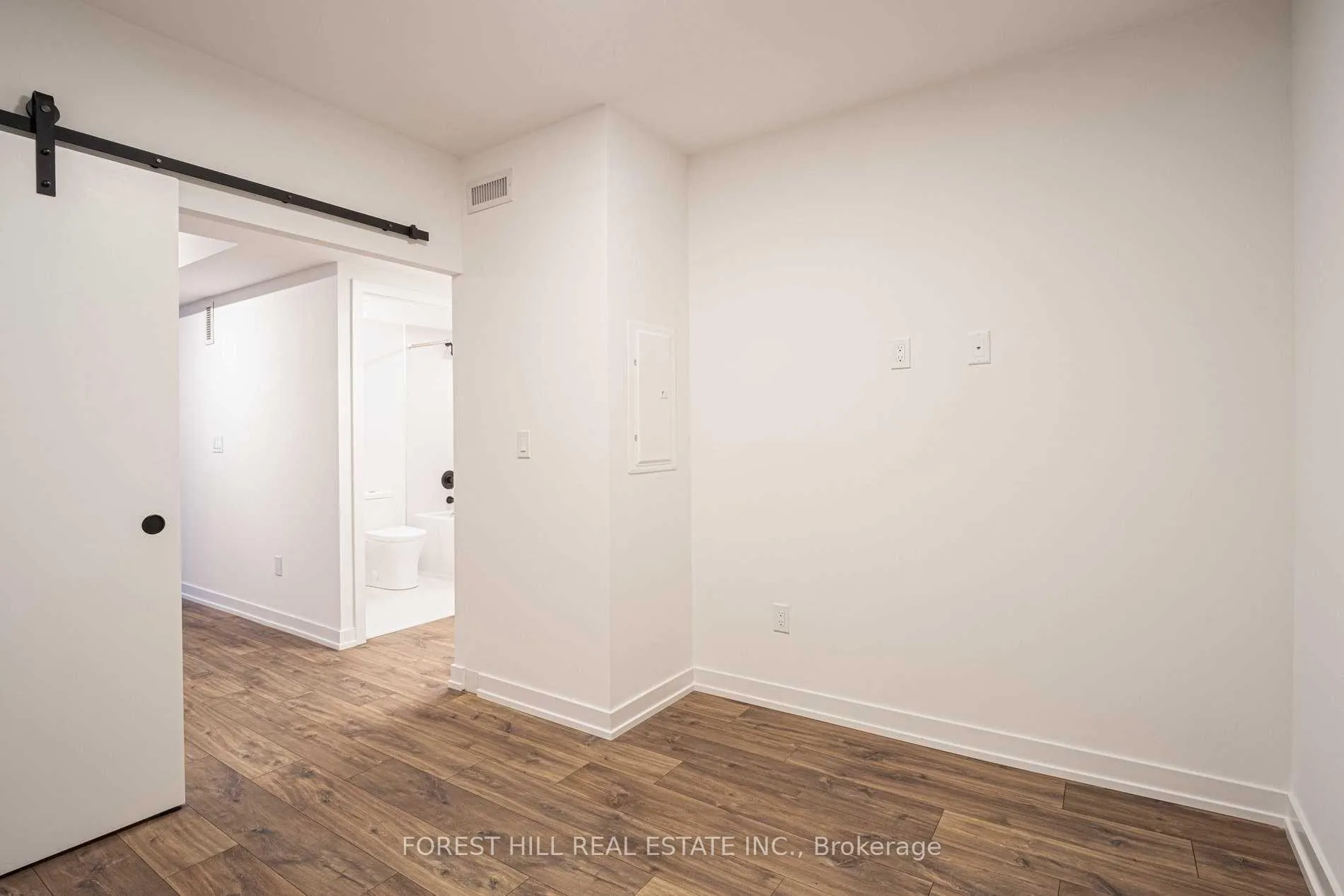 Photo 7 of Unit 407, 2 Augusta Avenue, Toronto, Waterfront Communities — HOMEH