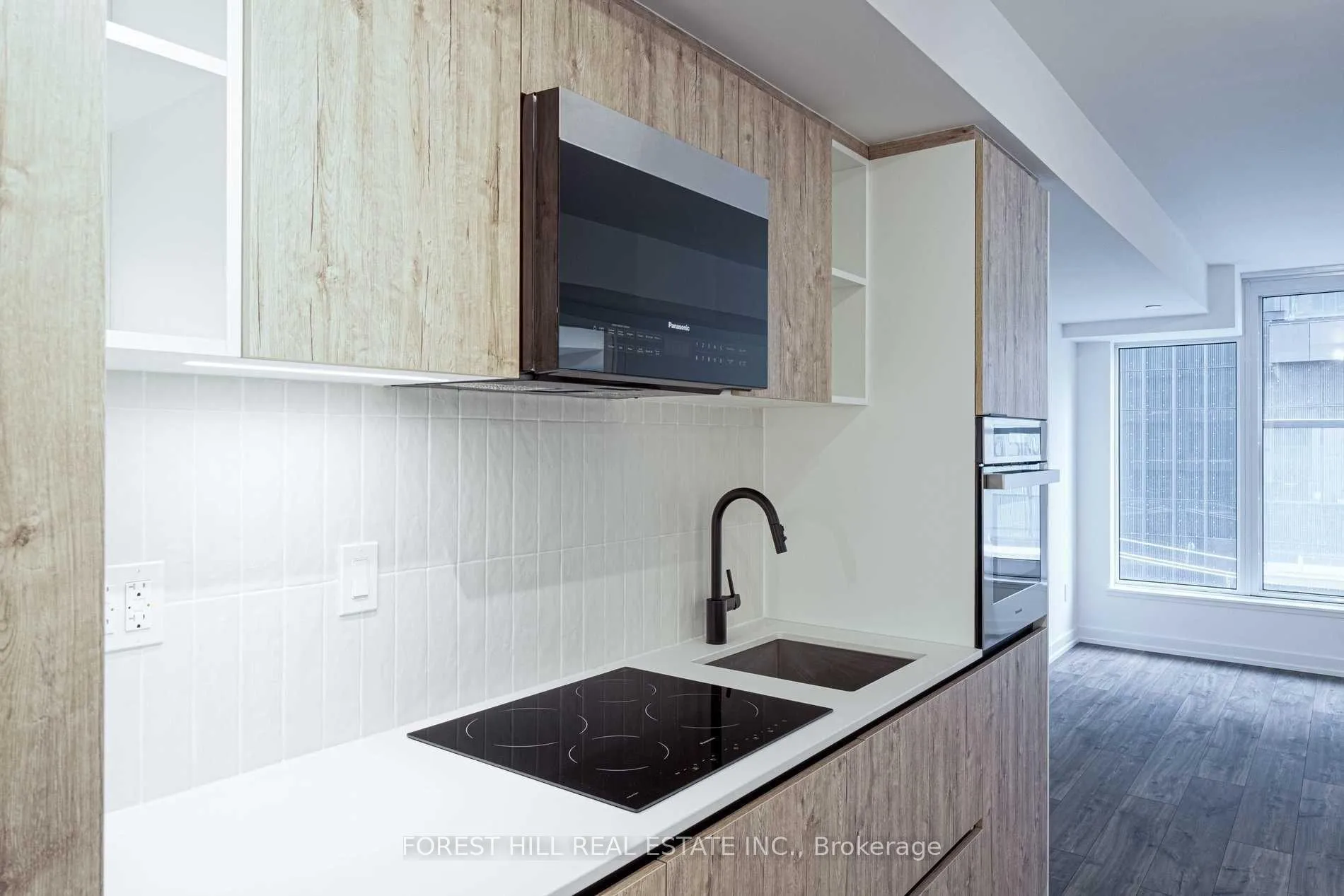 Photo 8 of Unit 407, 2 Augusta Avenue, Toronto, Waterfront Communities — HOMEH