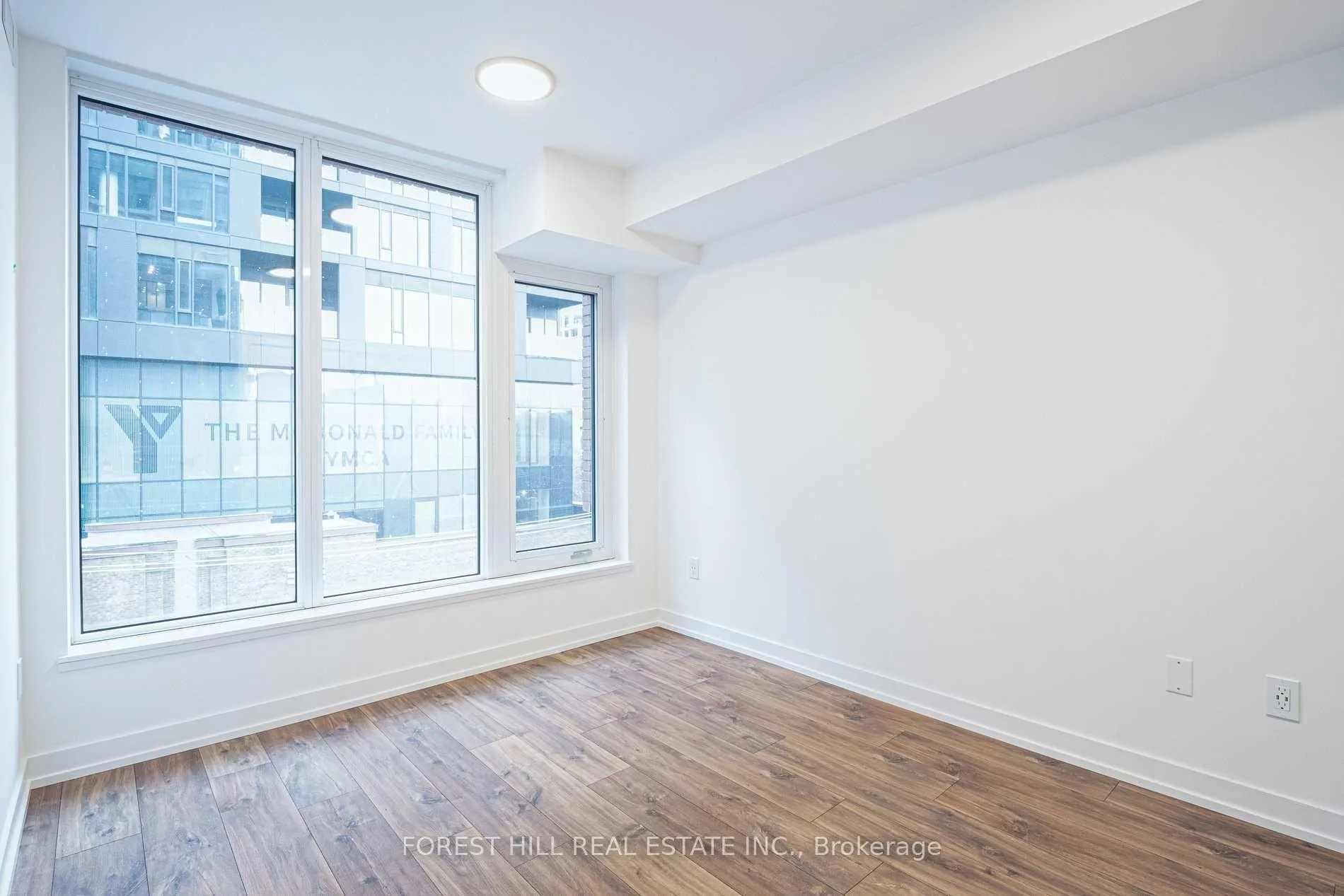 Photo 11 of Unit 407, 2 Augusta Avenue, Toronto, Waterfront Communities — HOMEH