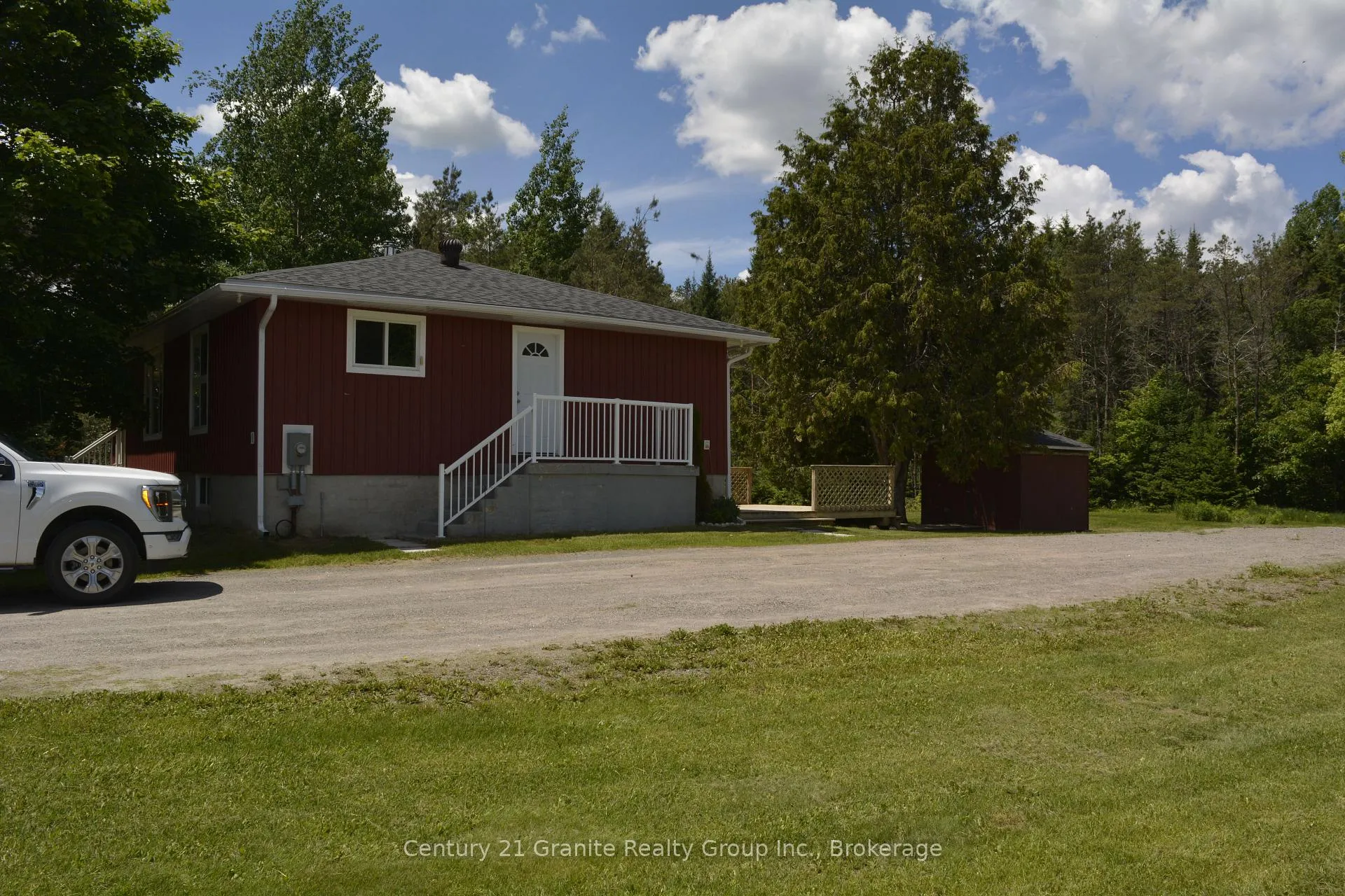 Photo 2 of 671 Hastings Street N, Bancroft, Bancroft Ward — HOMEH