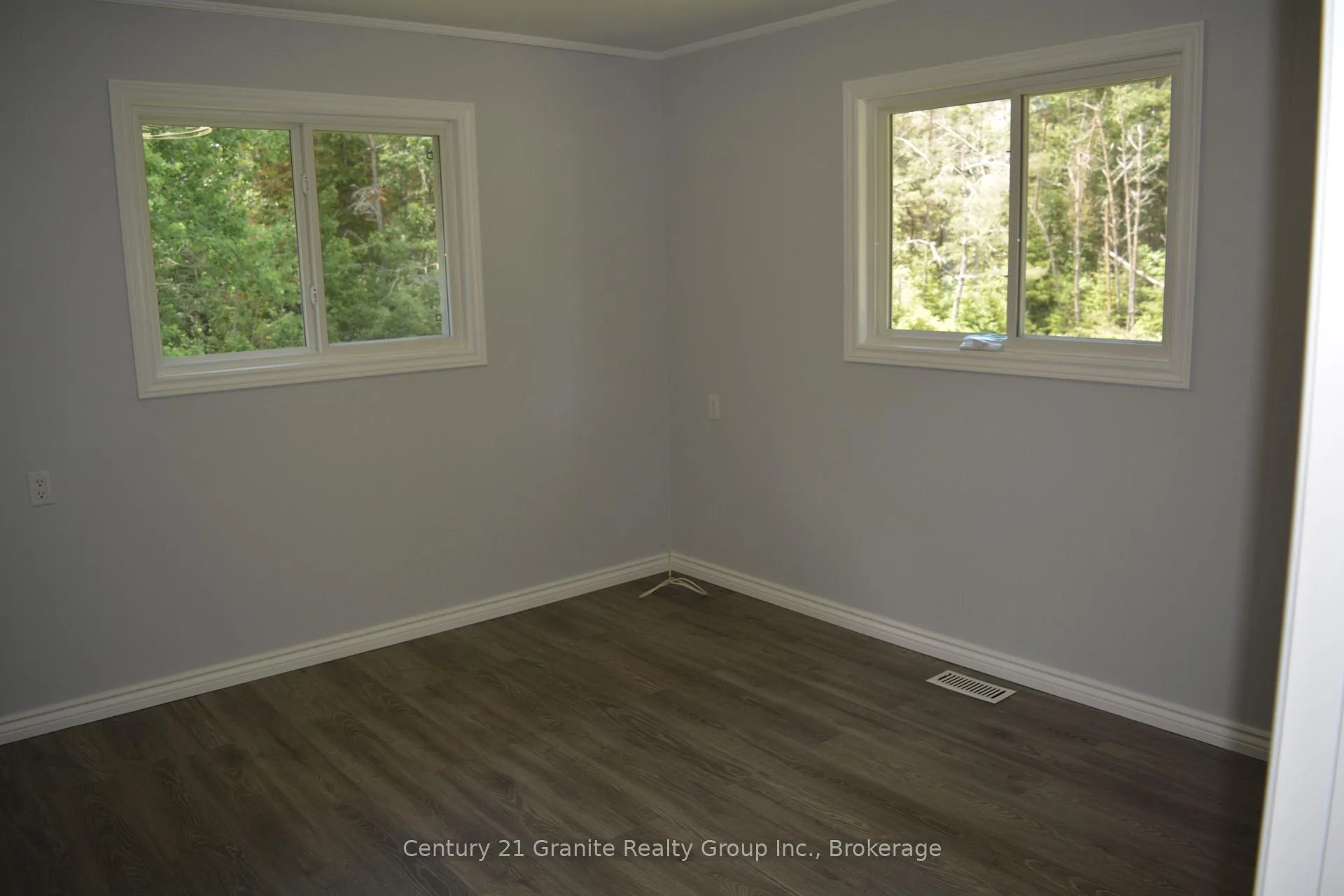 Photo 6 of 671 Hastings Street N, Bancroft, Bancroft Ward — HOMEH